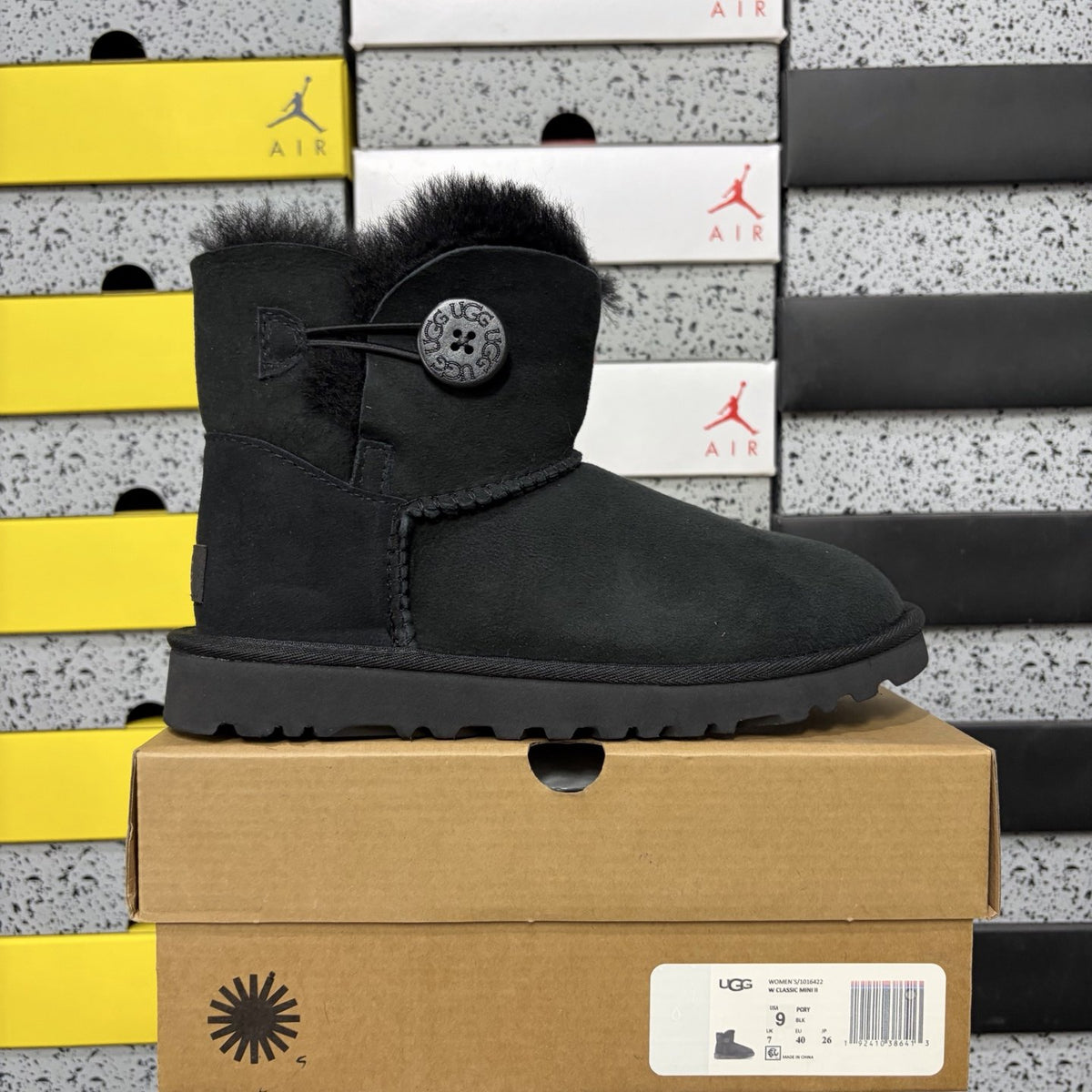 UGG Bailey Button II 'Black'
