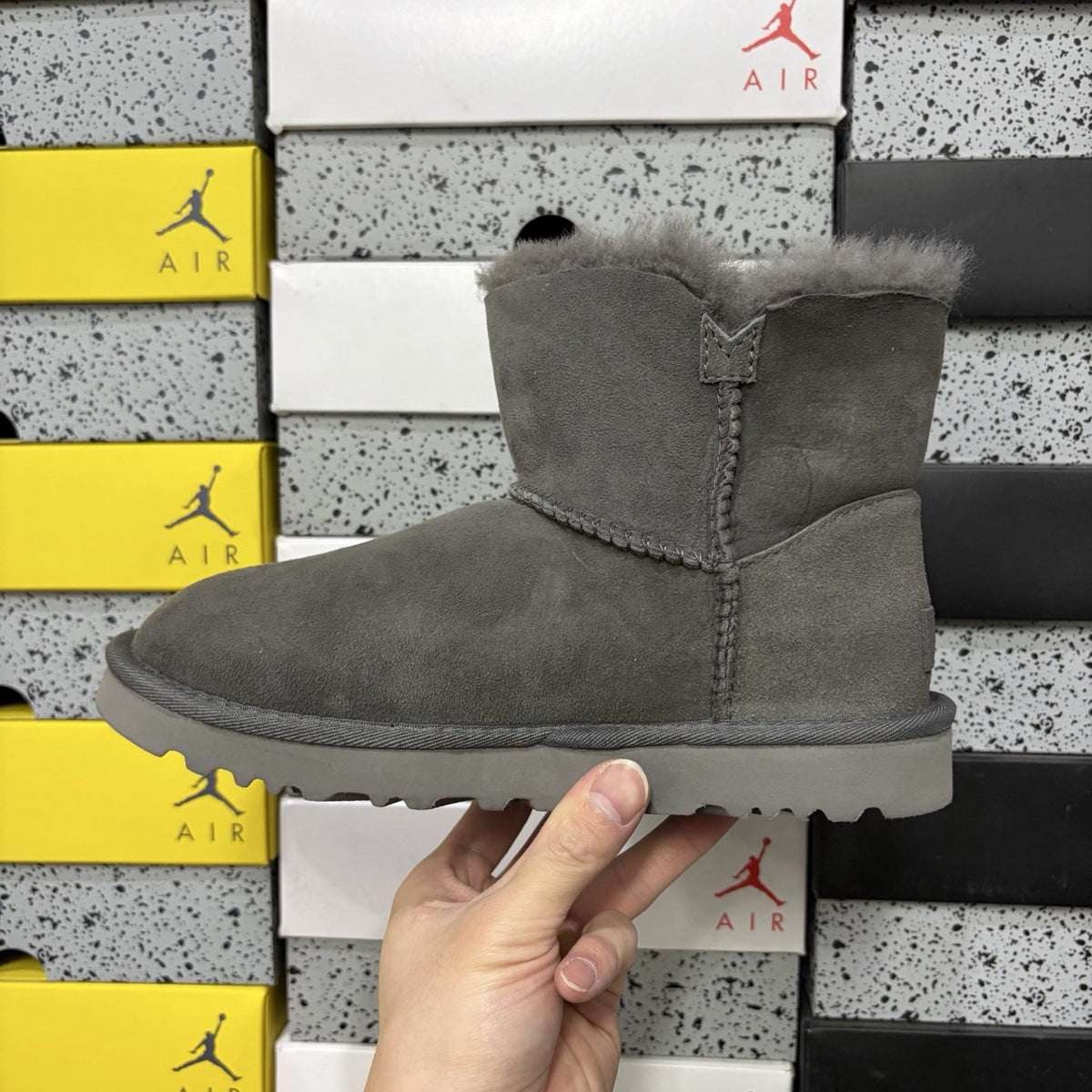 UGG Bailey Button II 'Grey' — vue 2