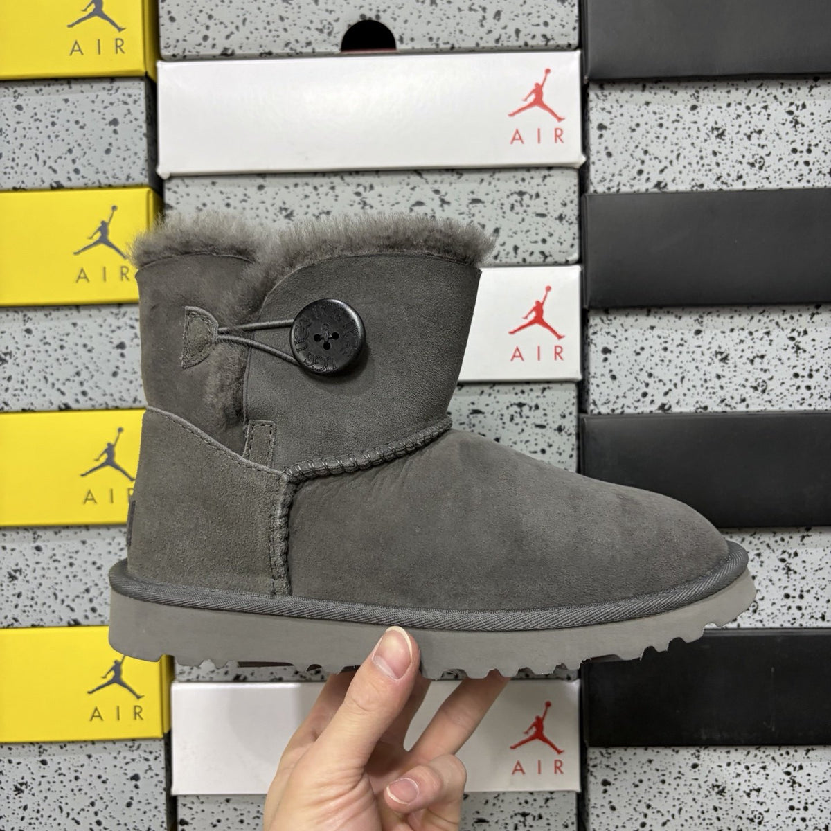 UGG Bailey Button II 'Grey' — vue 9