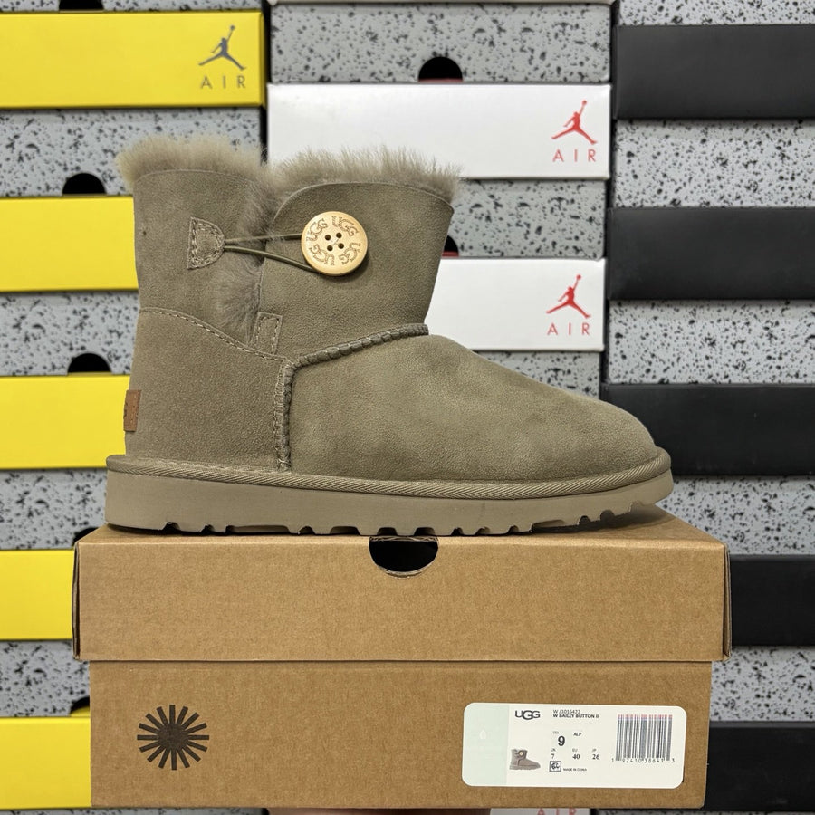 UGG Bailey Button II 'Antilope'