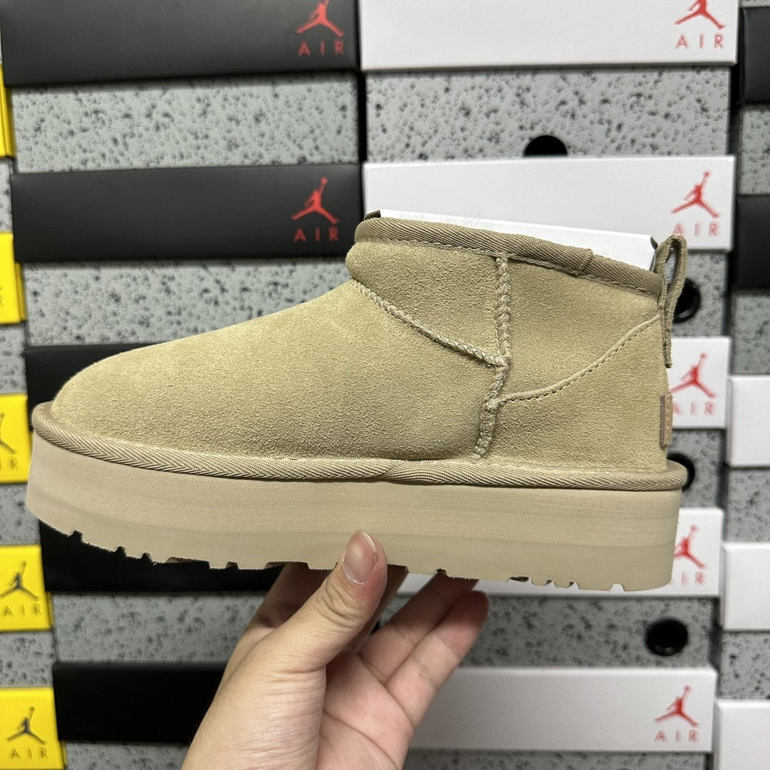 UGG Classic Mini Platform 'Mustard Seed' — vue 4