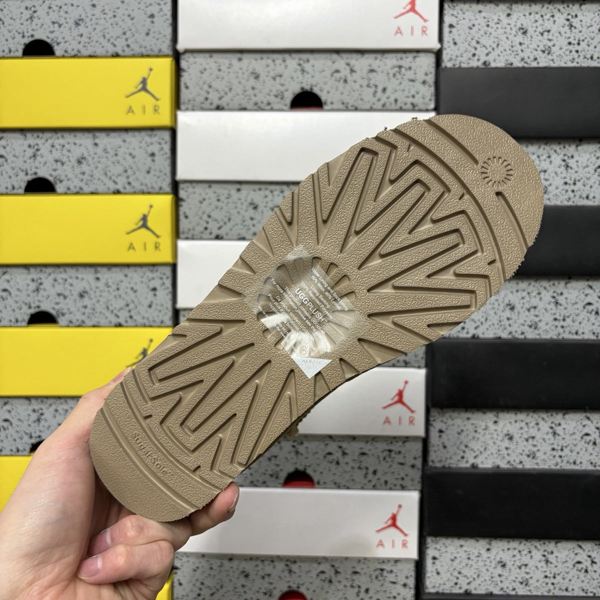 UGG Classic Ultra Mini Platform 'Mustard Seed' — vue 3