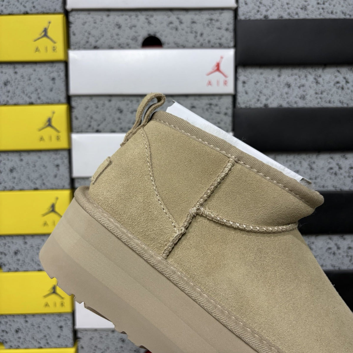 UGG Classic Ultra Mini Platform 'Mustard Seed' — vue 6
