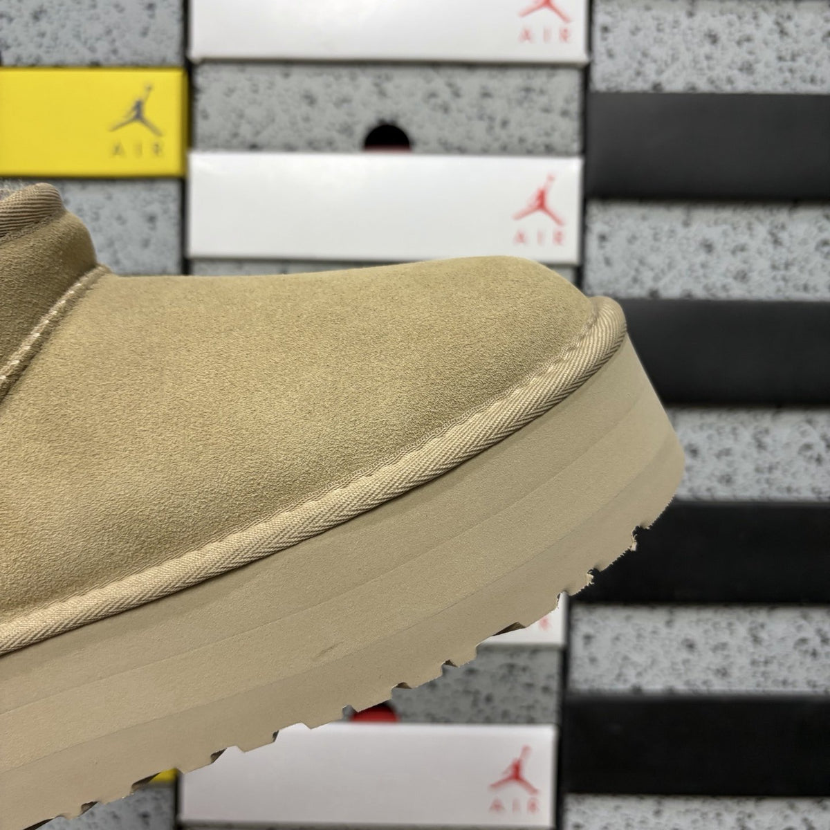 UGG Classic Ultra Mini Platform 'Mustard Seed' — vue 7
