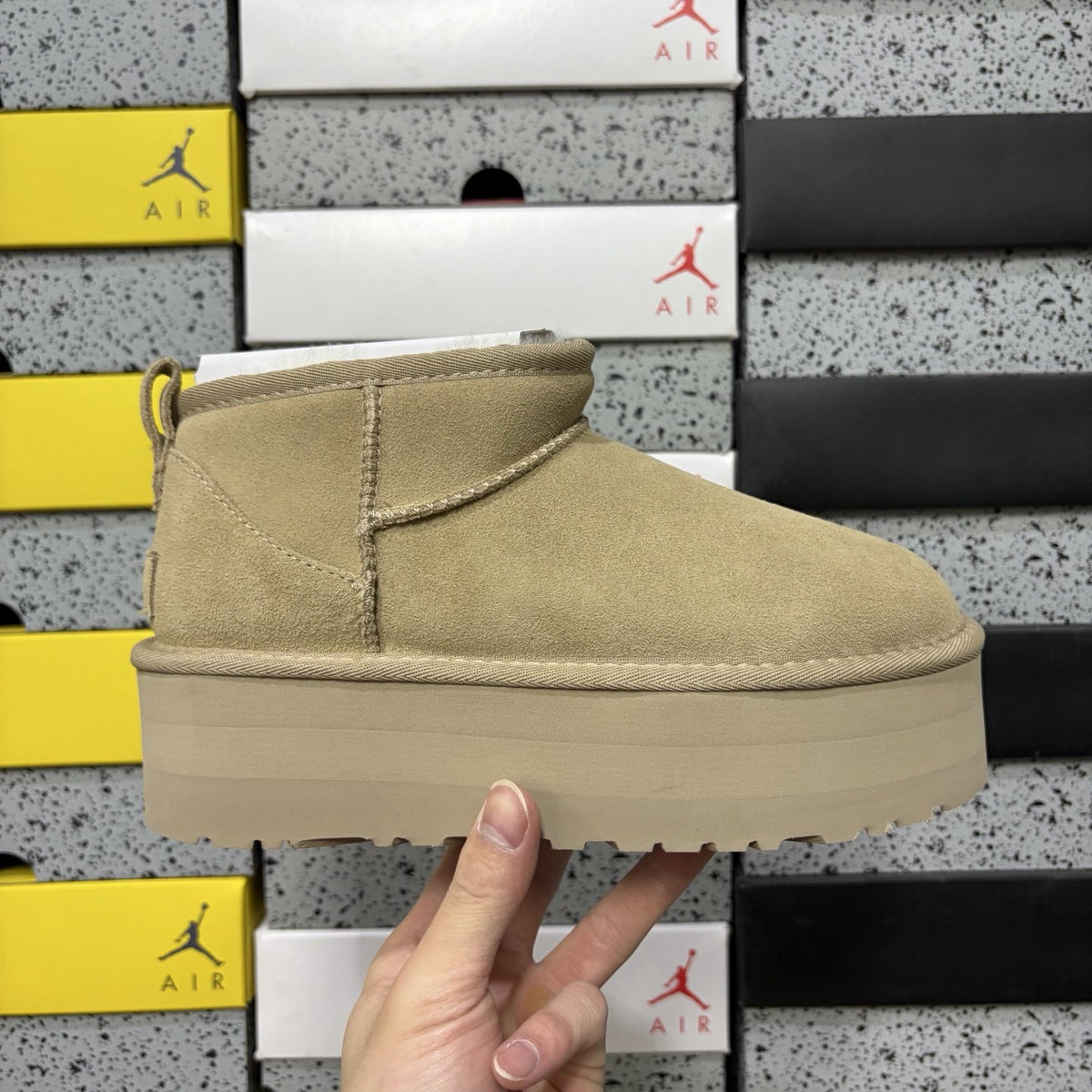 UGG Classic Ultra Mini Platform 'Mustard Seed' — vue 9