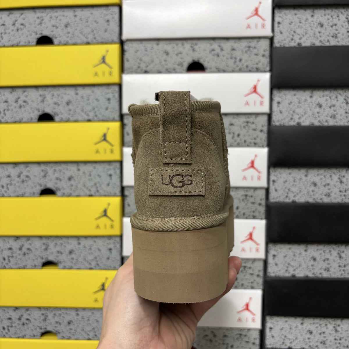 UGG Classic Ultra Mini Platform 'Antilope' — vue 4