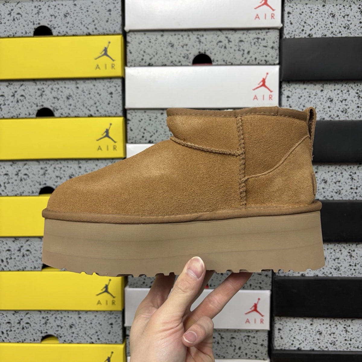 UGG Classic Ultra Mini Platform 'Chestnut' — vue 2