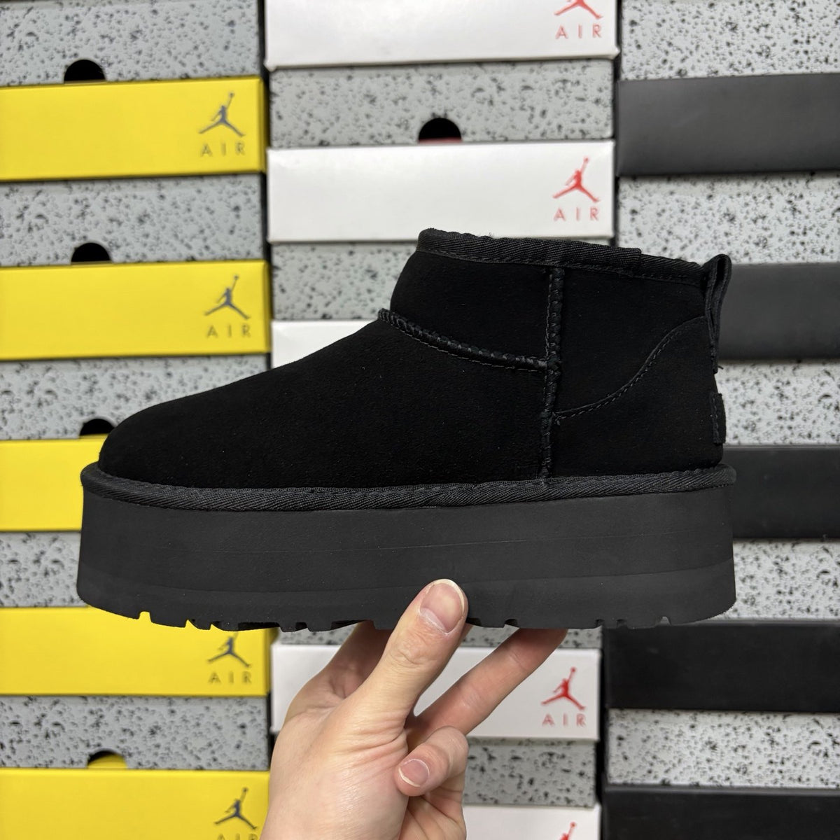 UGG Classic Ultra Mini Platform 'Black' — vue 2