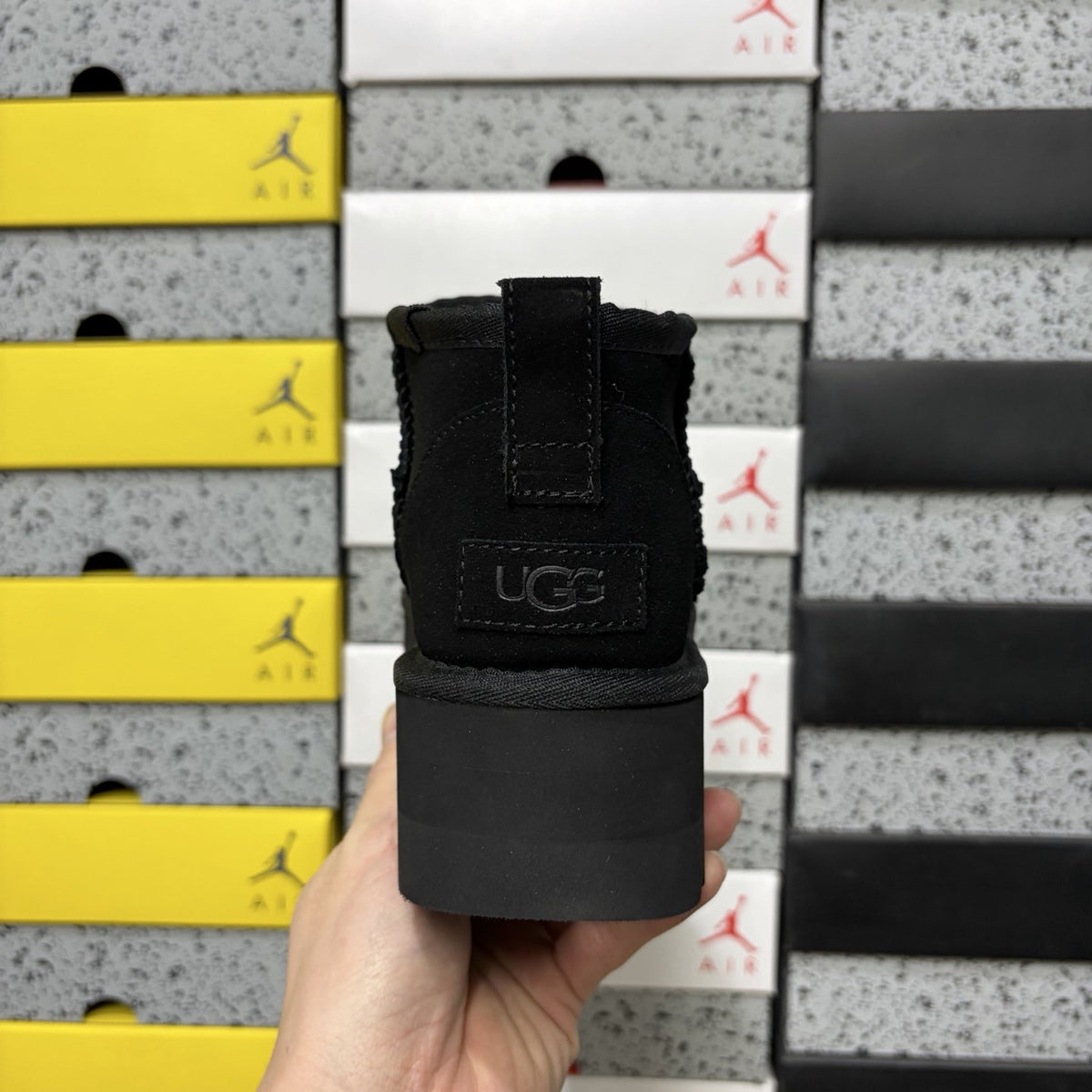 UGG Classic Ultra Mini Platform 'Black' — vue 4