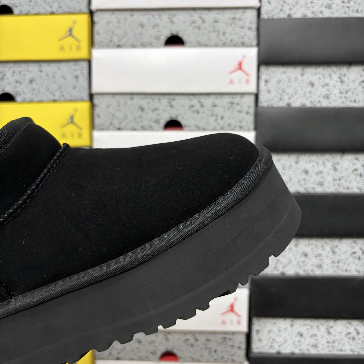 UGG Classic Ultra Mini Platform 'Black' — vue 7