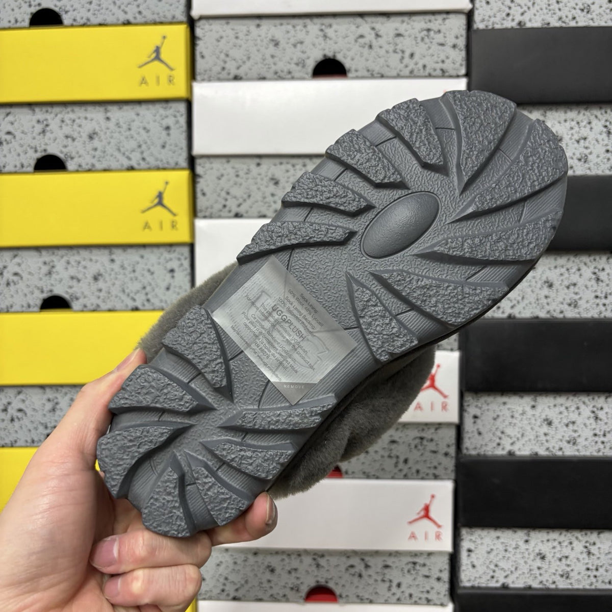 UGG Scuffette 'Grey' — vue 3