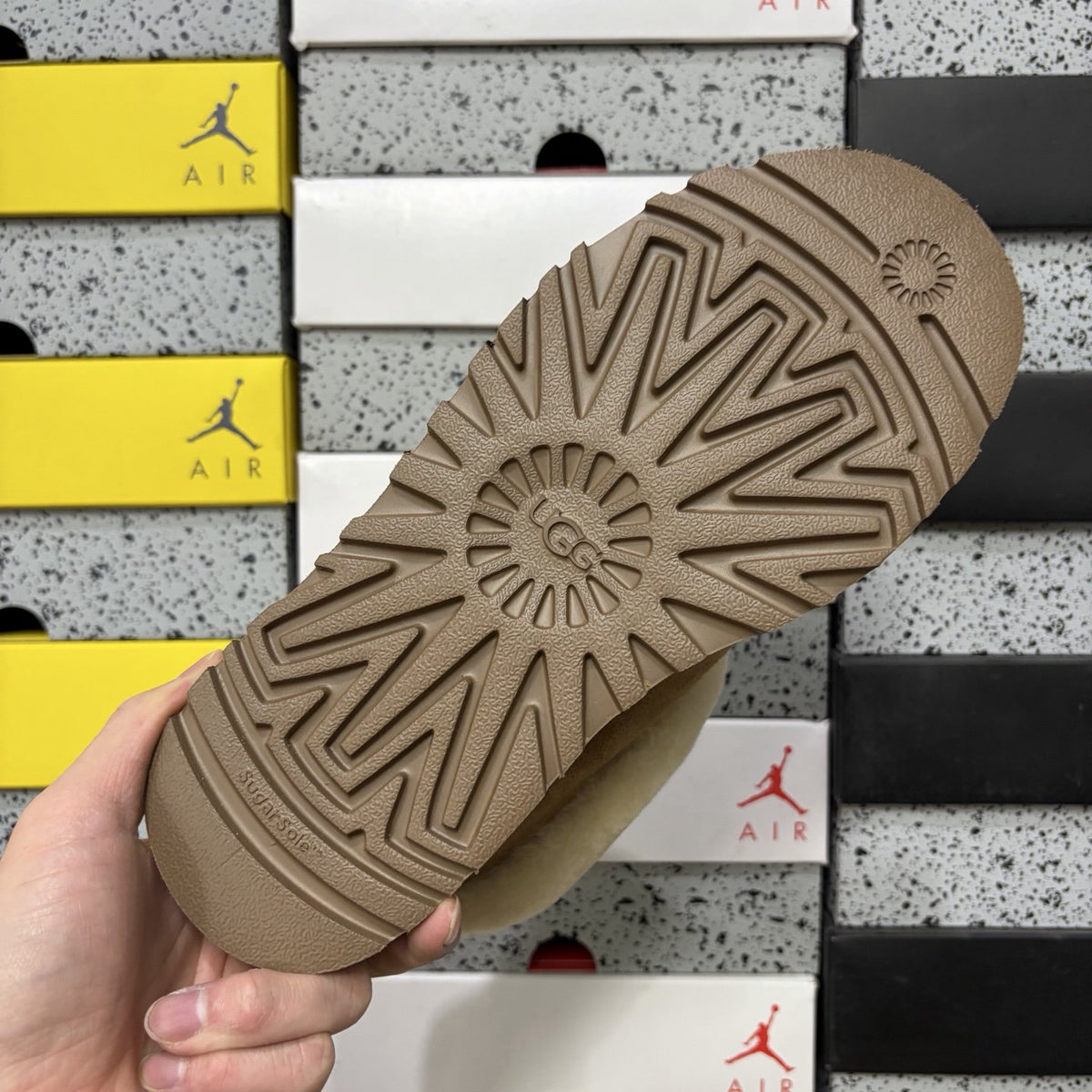 UGG Tazz Lite 'Chestnut' — vue 3