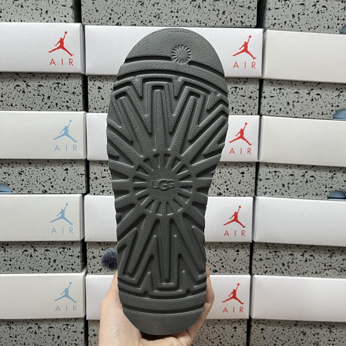 UGG Funkette Platform 'Grey' — vue 3