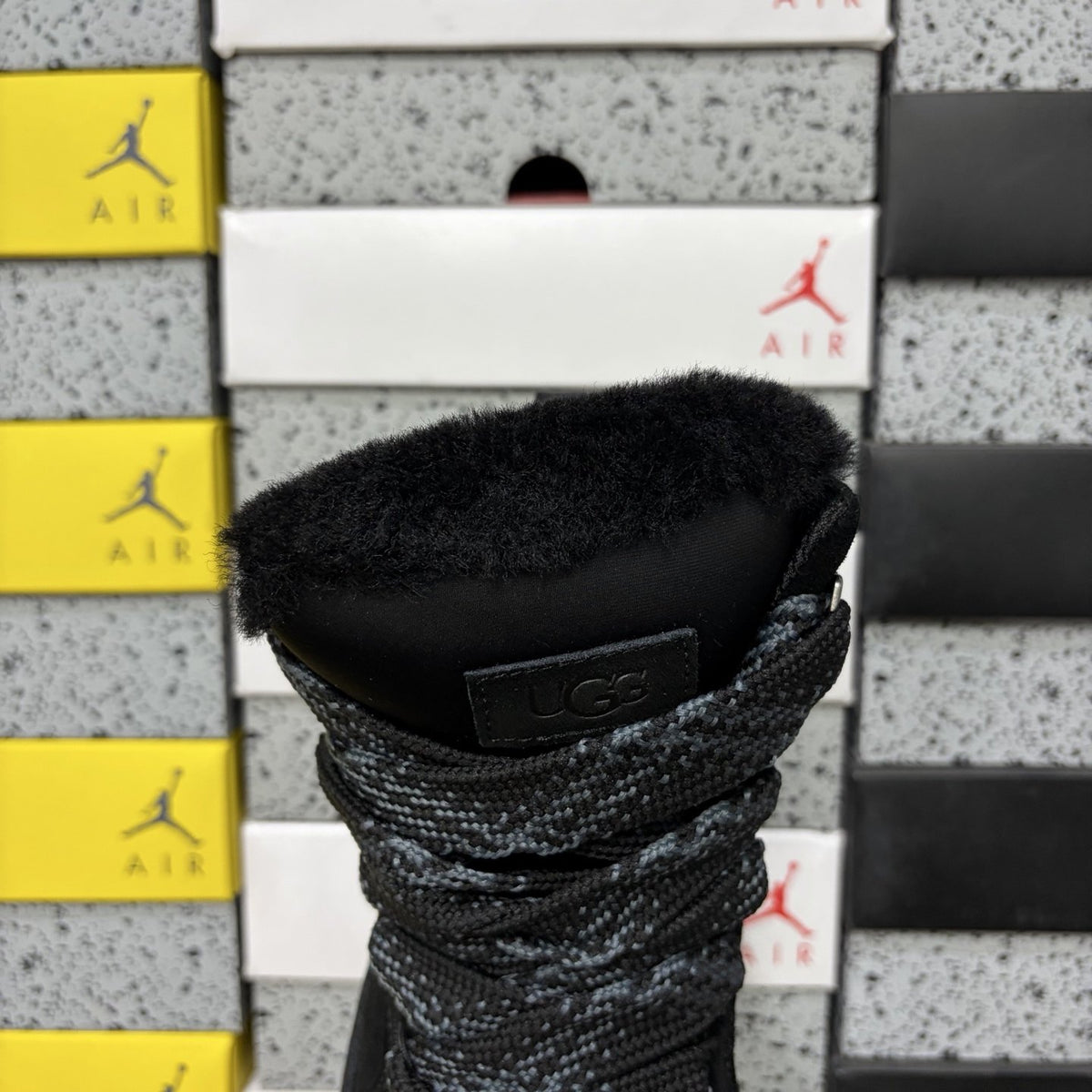 UGG Highmel 'Black' — vue 5