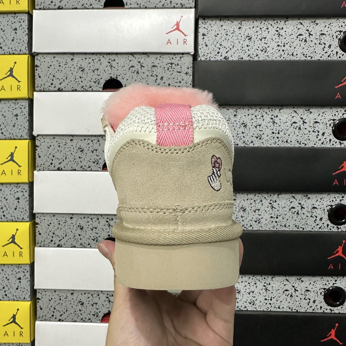 UGG Lowmel 'White Pink' — vue 2