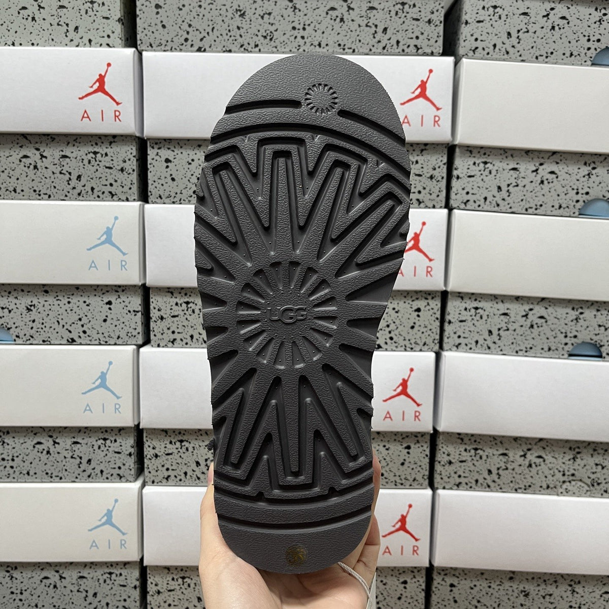 UGG Tazz 'Grey' — vue 3