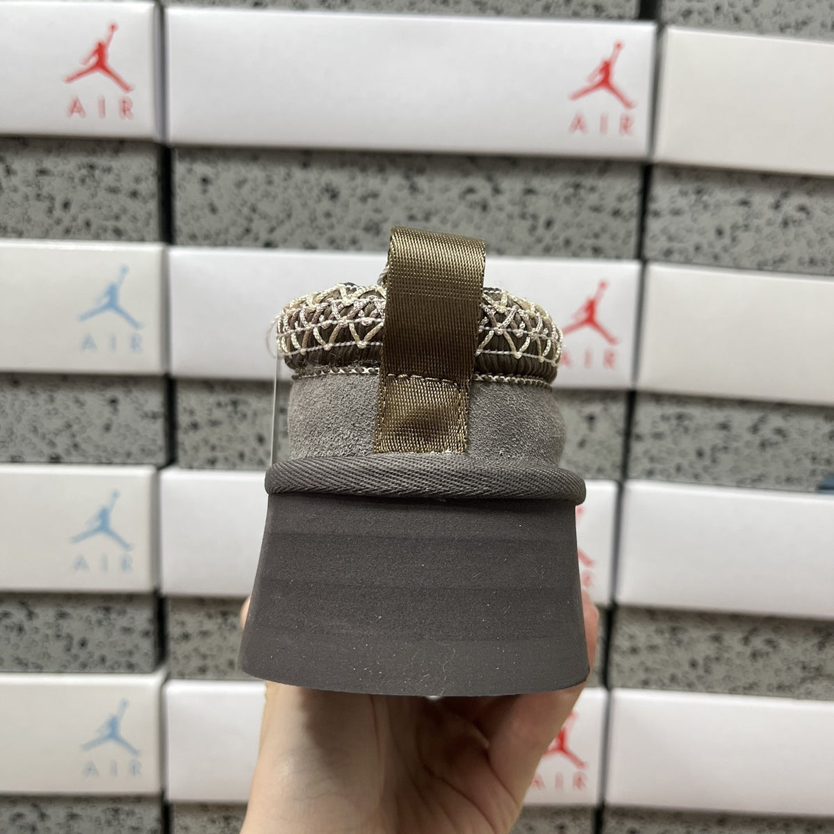 UGG Tazz 'Grey' — vue 4