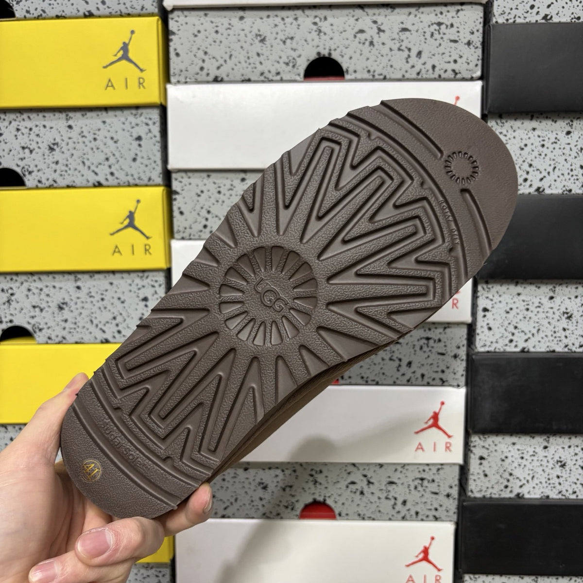 UGG Tasman 'Chocolate' — vue 3