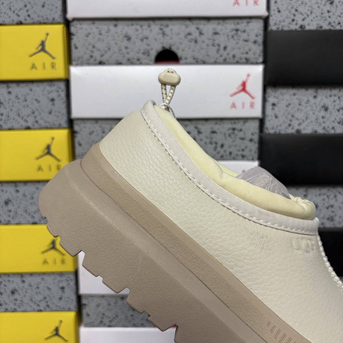 UGG Tasman Weather Hybrid 'Beige Leather' — vue 6