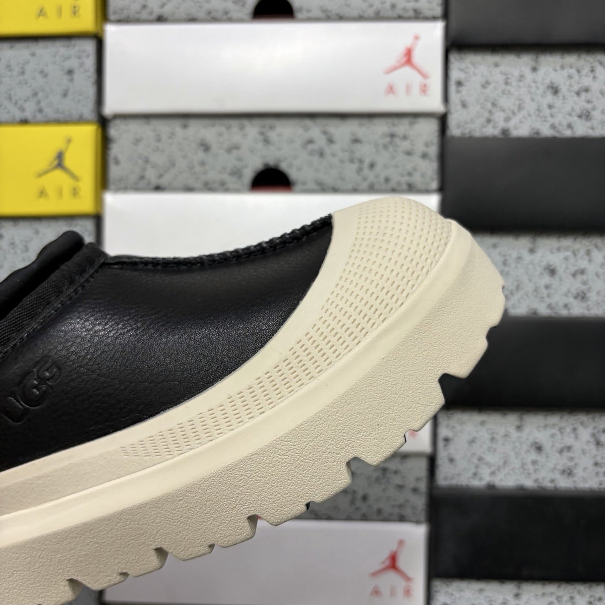 UGG Tasman Weather Hybrid 'Black Leather' — vue 7
