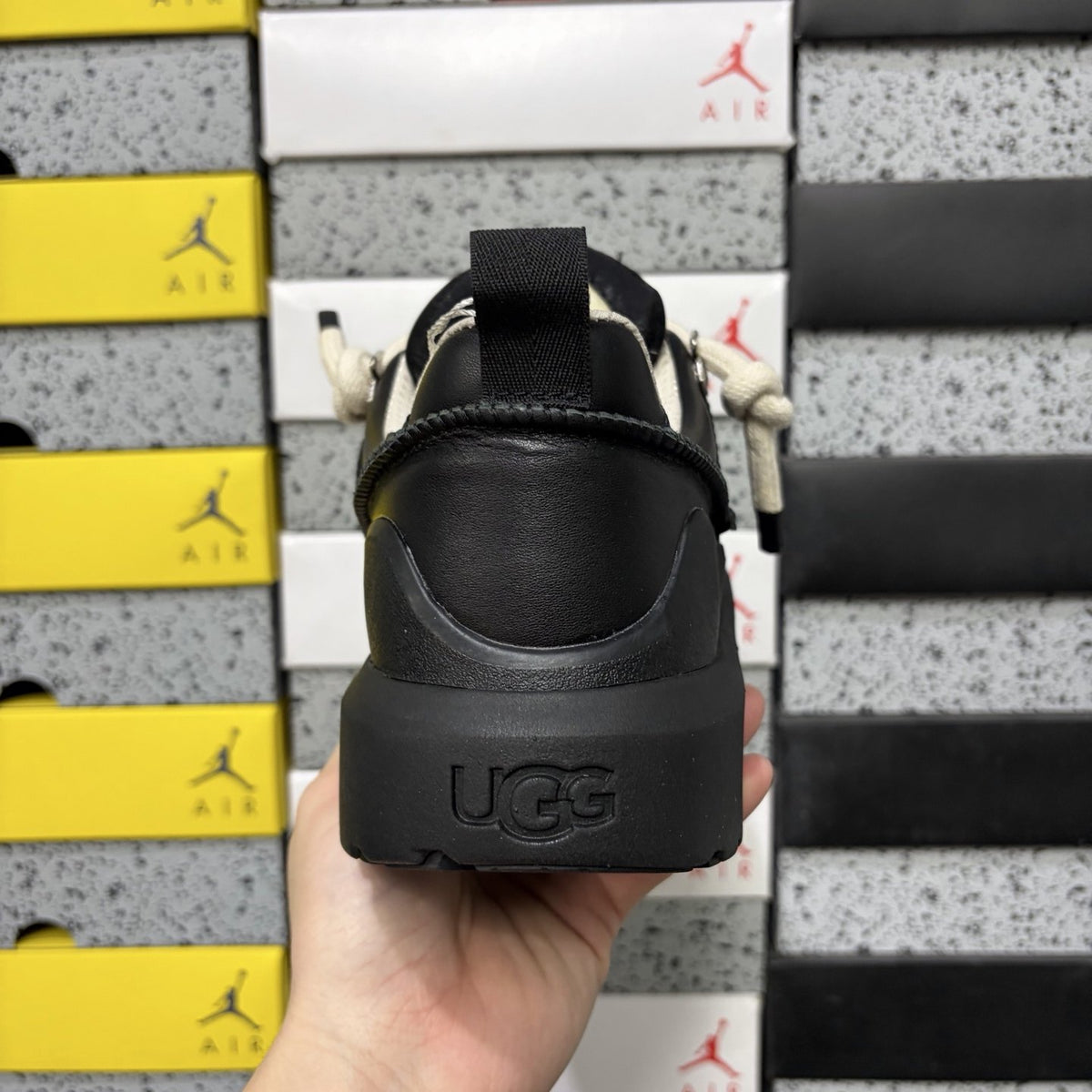 UGG Lowmel Platform 'Black' — vue 4