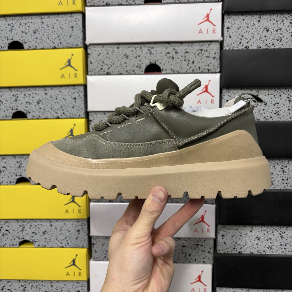 UGG Lowmel Platform 'Green' — vue 2