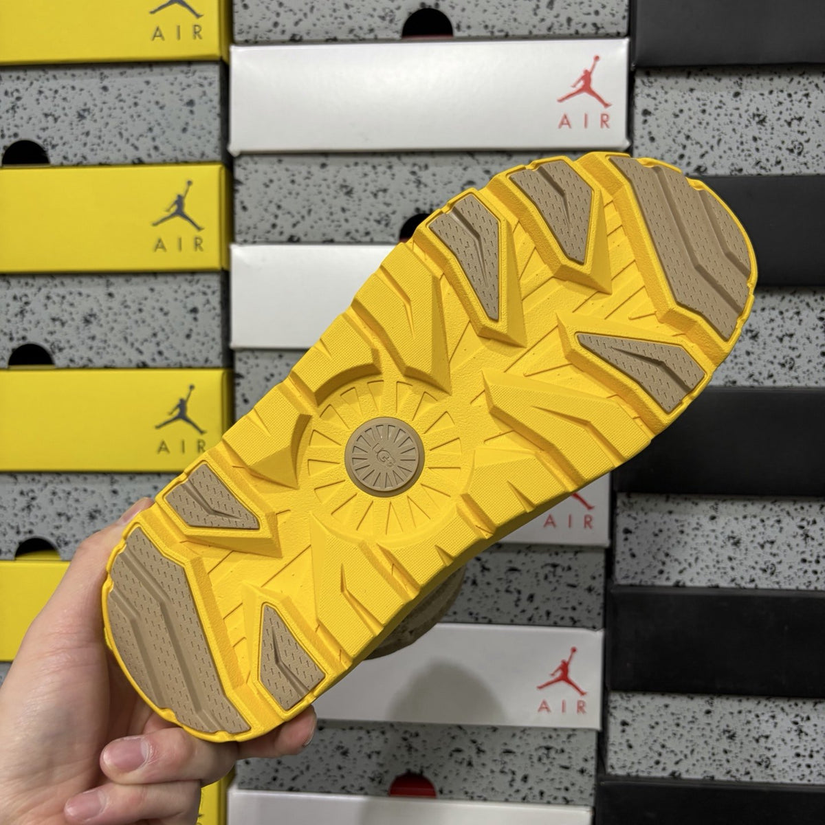 UGG Classic Mini Weather Hybrid 'Yellow' — vue 3