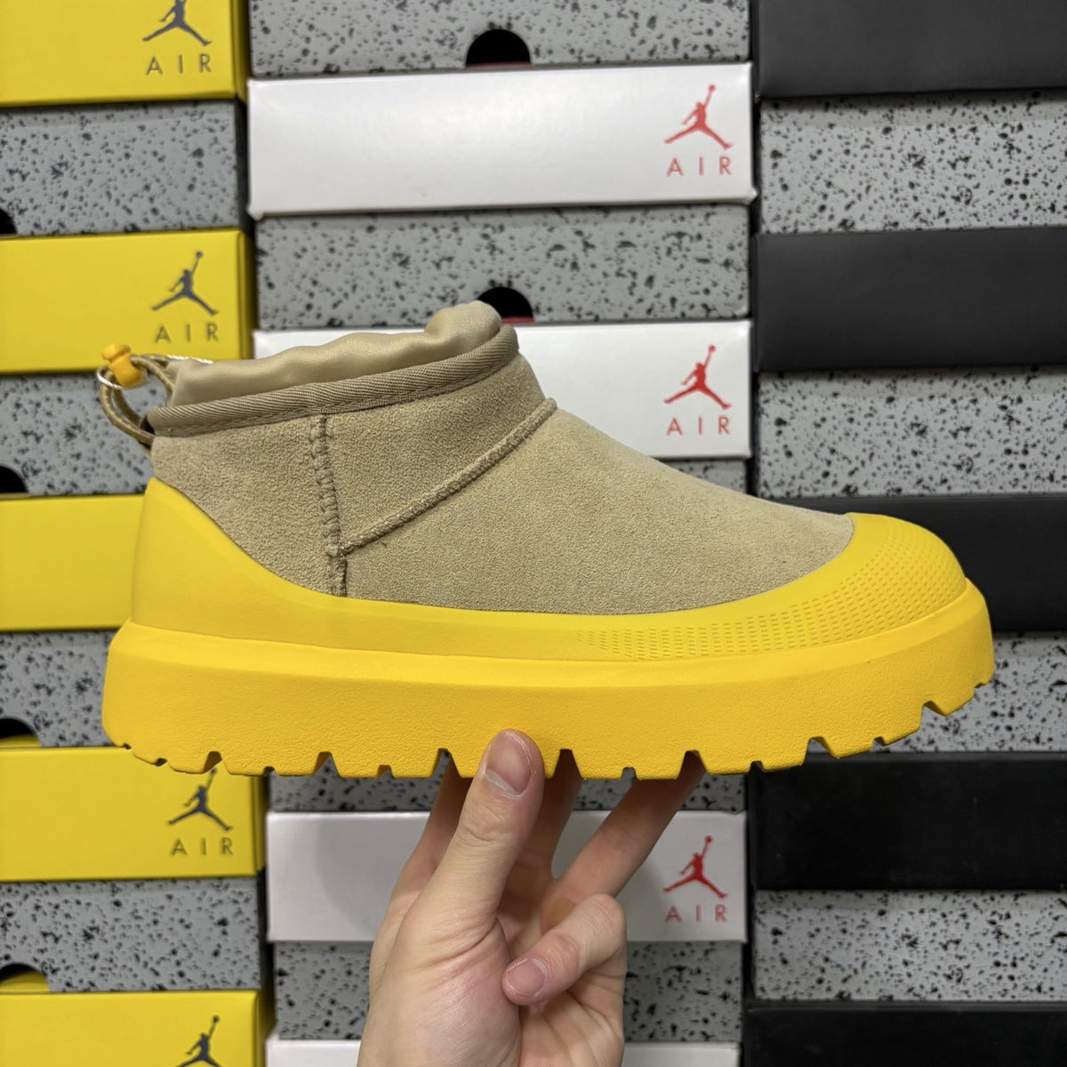 UGG Classic Mini Weather Hybrid 'Yellow' — vue 9