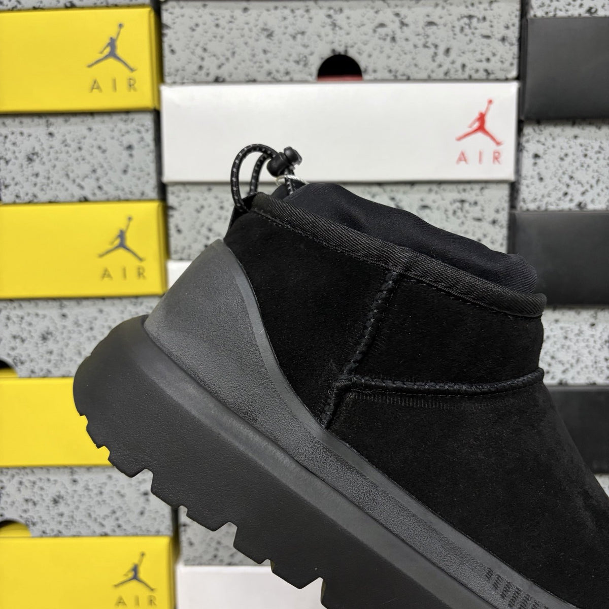 UGG Classic Mini Weather Hybrid 'Black' — vue 6