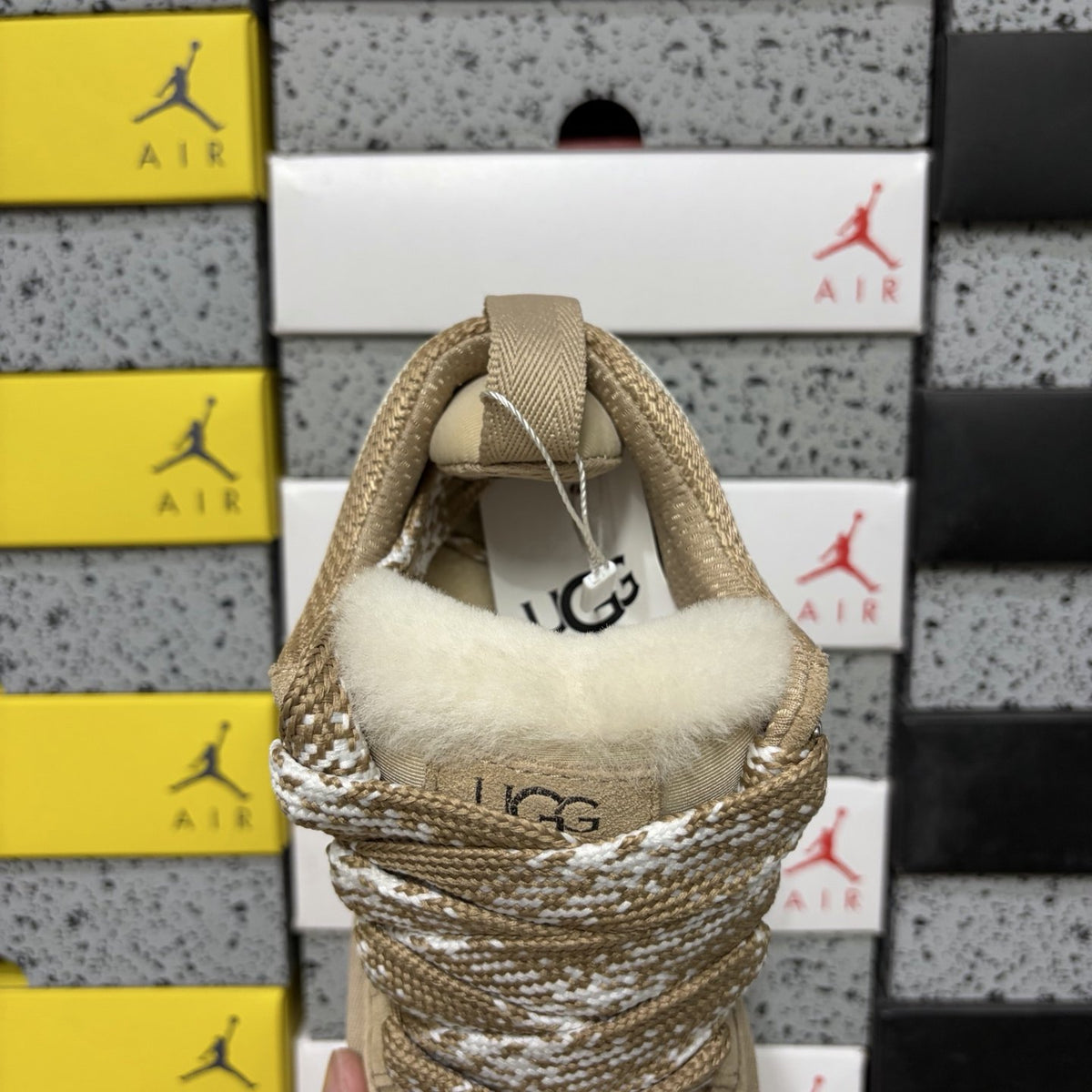UGG Lowmel 'Sand' — vue 5