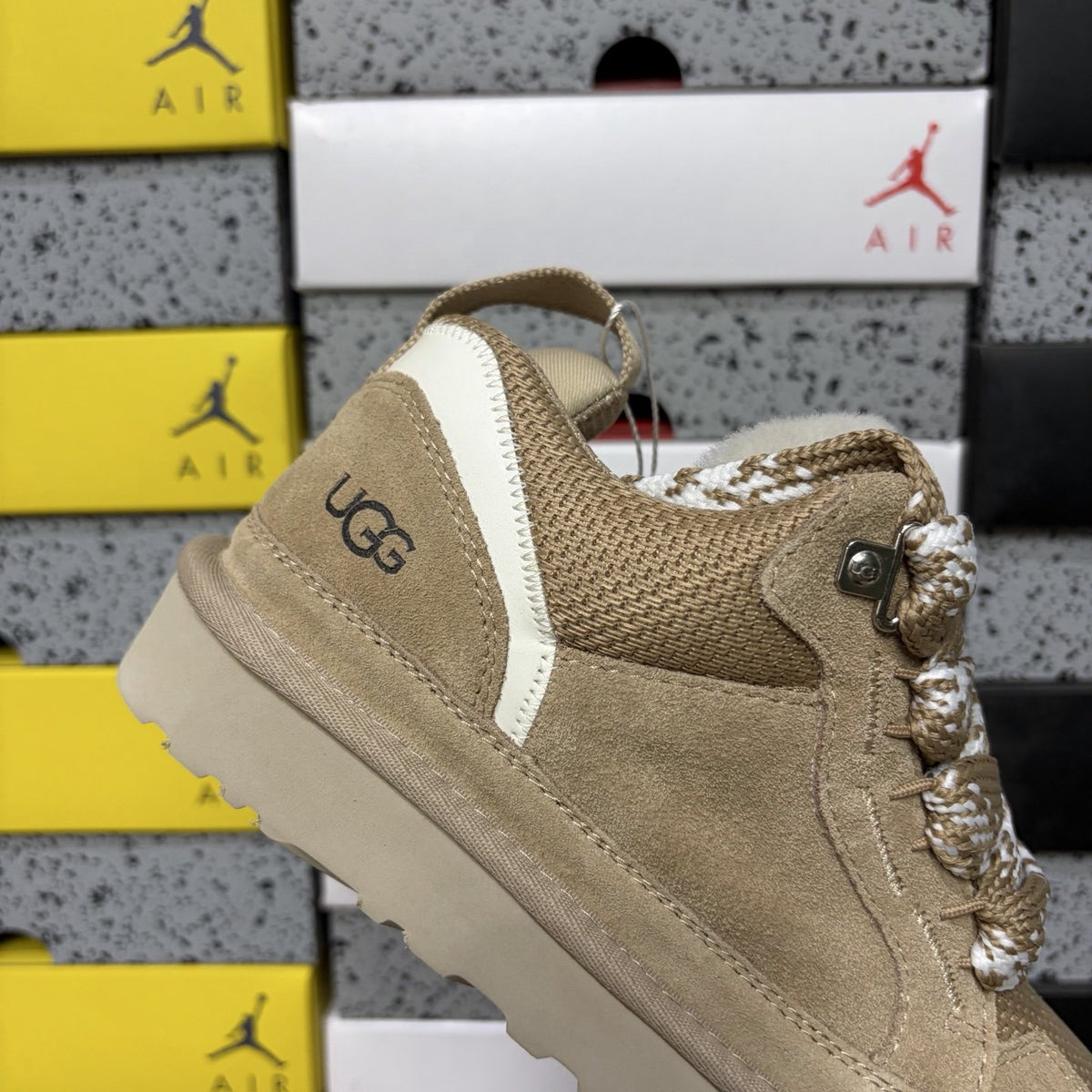 UGG Lowmel 'Sand' — vue 6