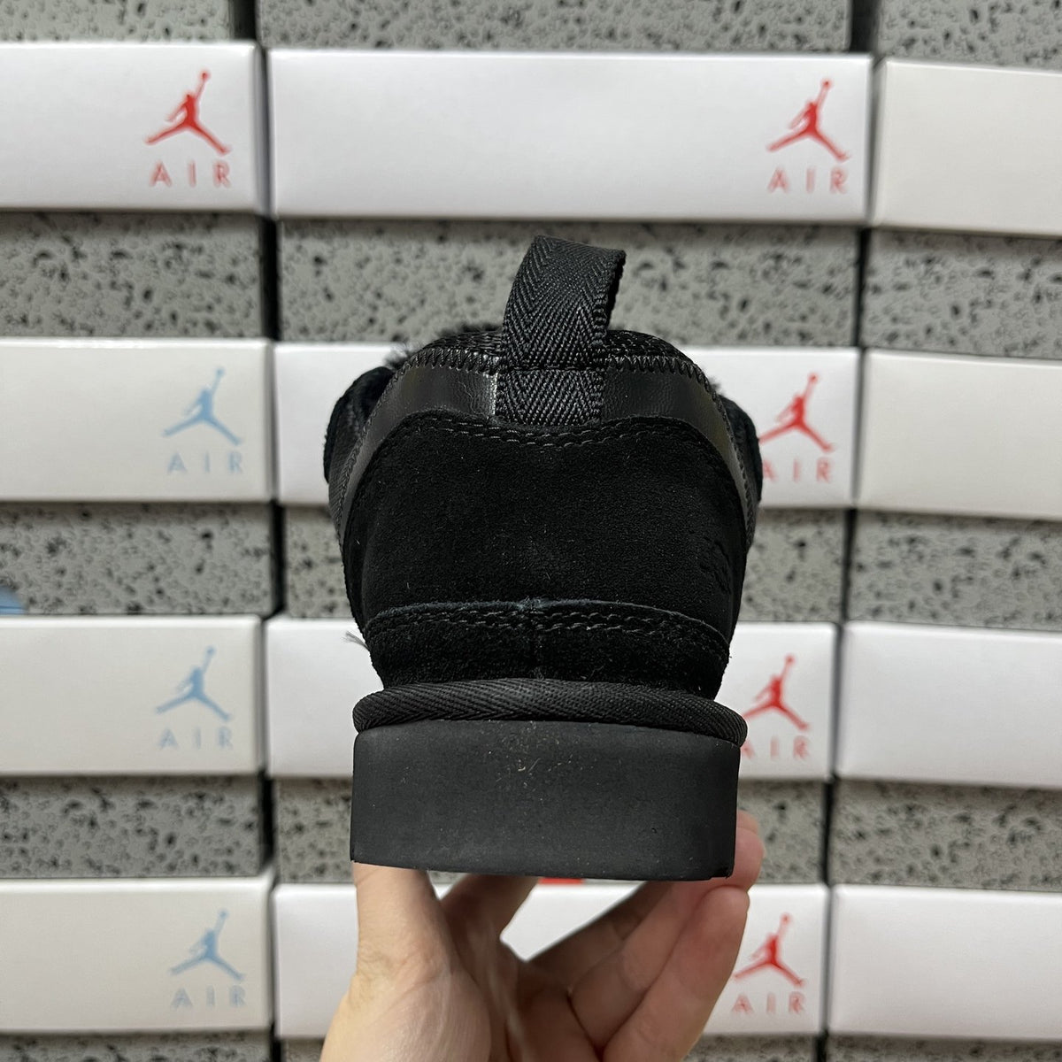 UGG Lowmel 'Black' — vue 4