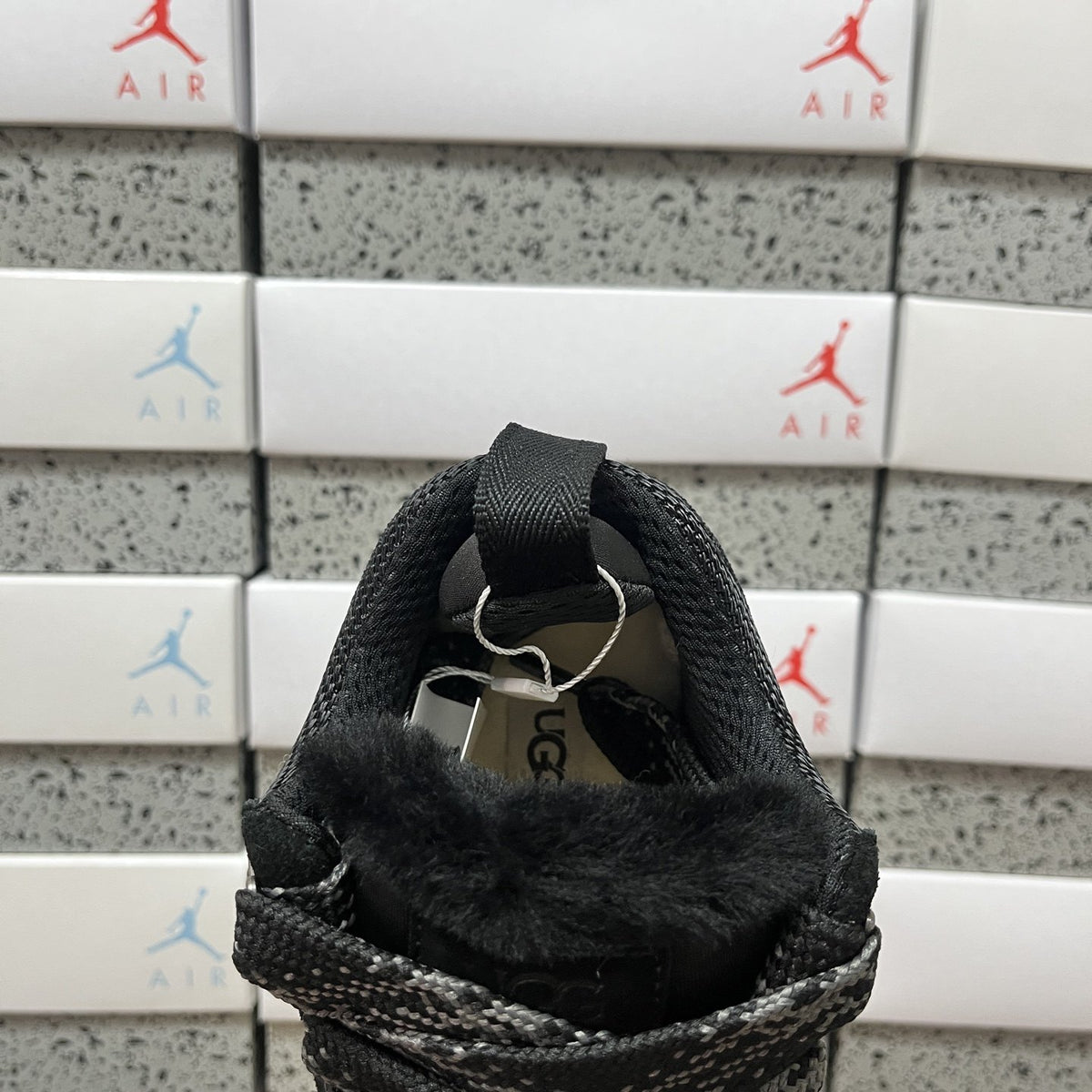 UGG Lowmel 'Black' — vue 5