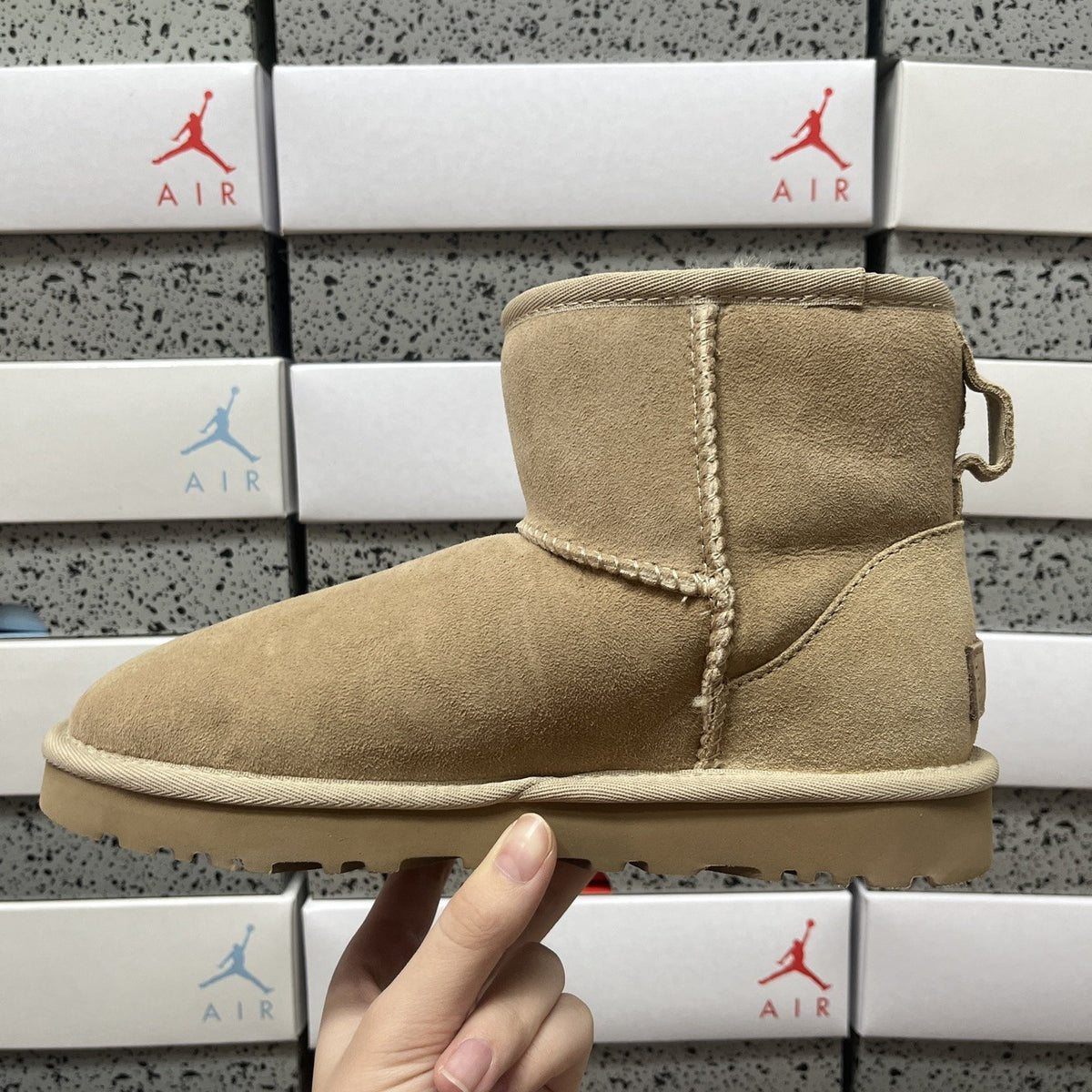 UGG Classic Mini II 'Sand' — vue 2