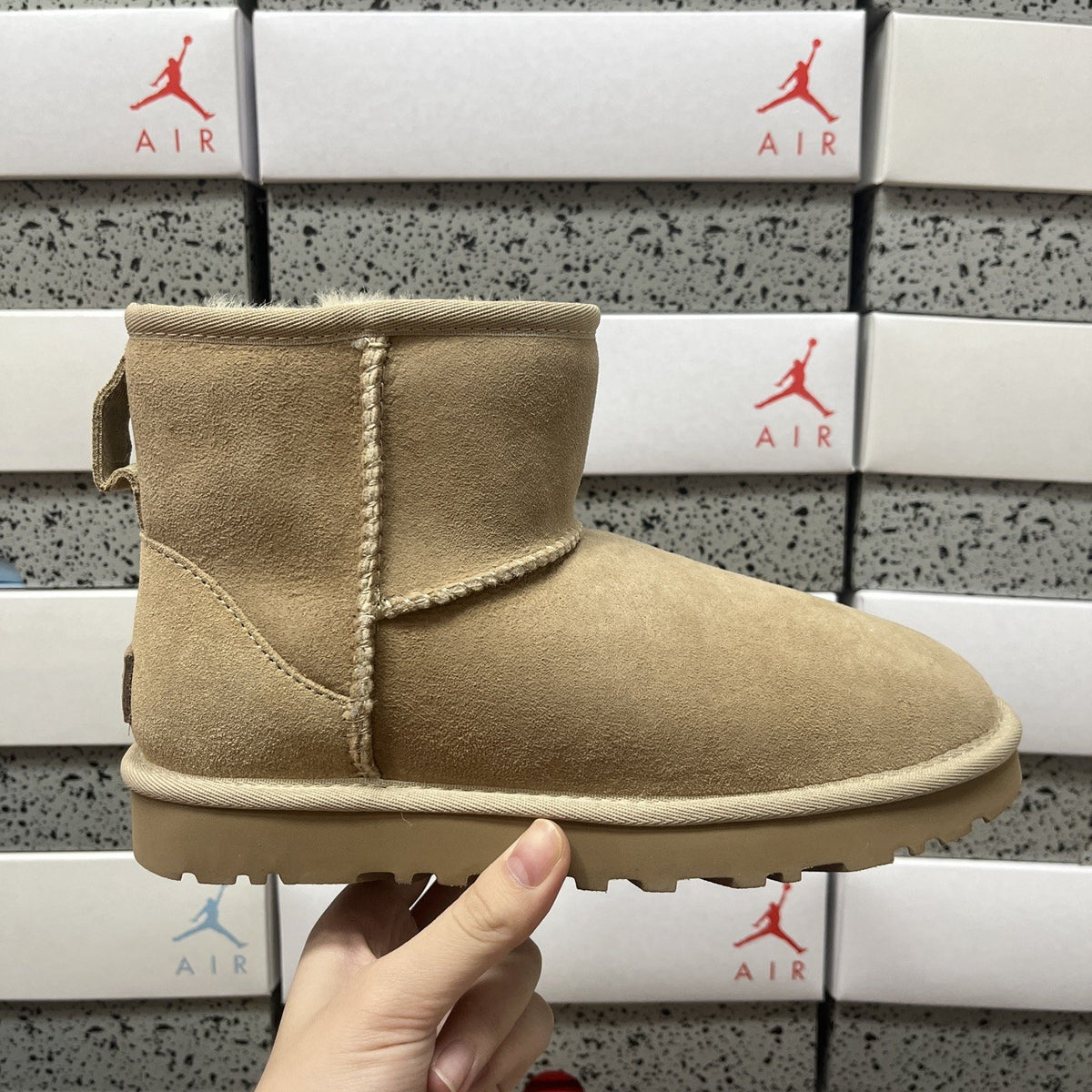 UGG Classic Mini II 'Sand' — vue 9