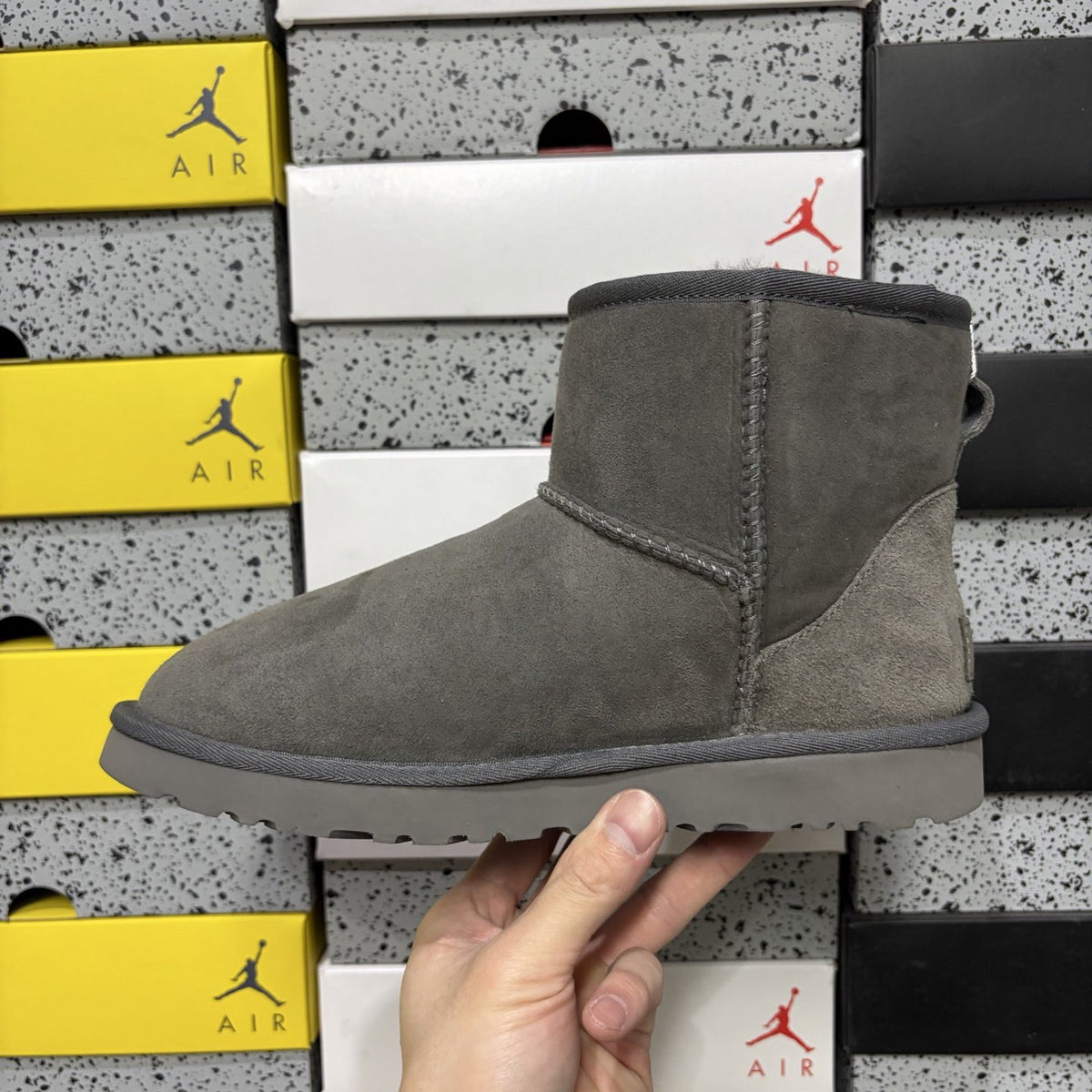 UGG Classic Mini II 'Grey' — vue 2