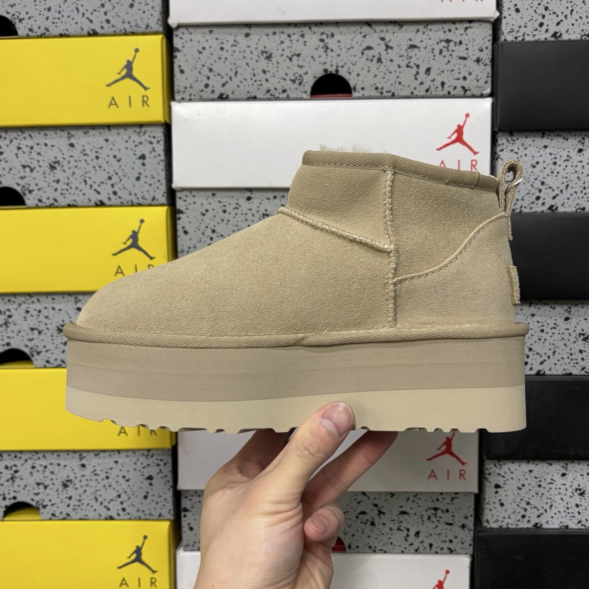 UGG Classic Ultra Mini Platform 'Sand' — vue 2