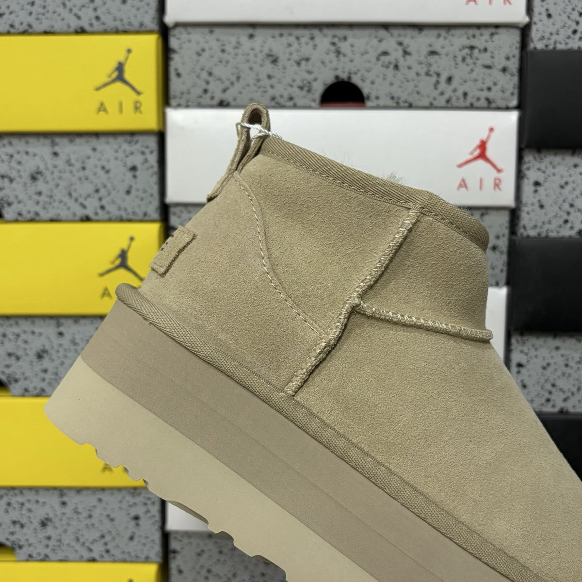 UGG Classic Ultra Mini Platform 'Sand' — vue 6