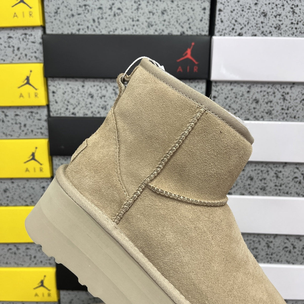 UGG Classic Short Platform 'Sand' — vue 6