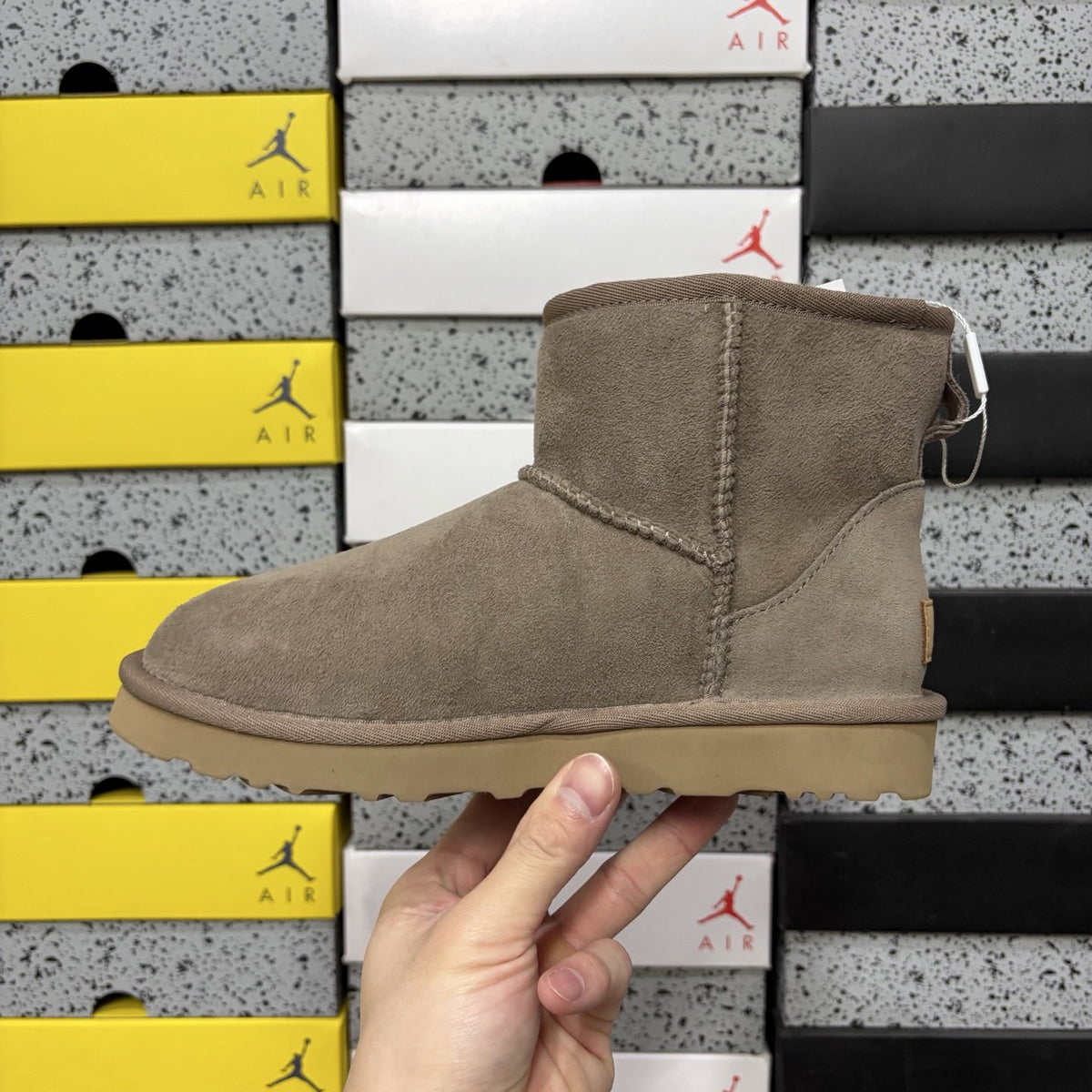 UGG Classic Mini II 'Brown' — vue 2