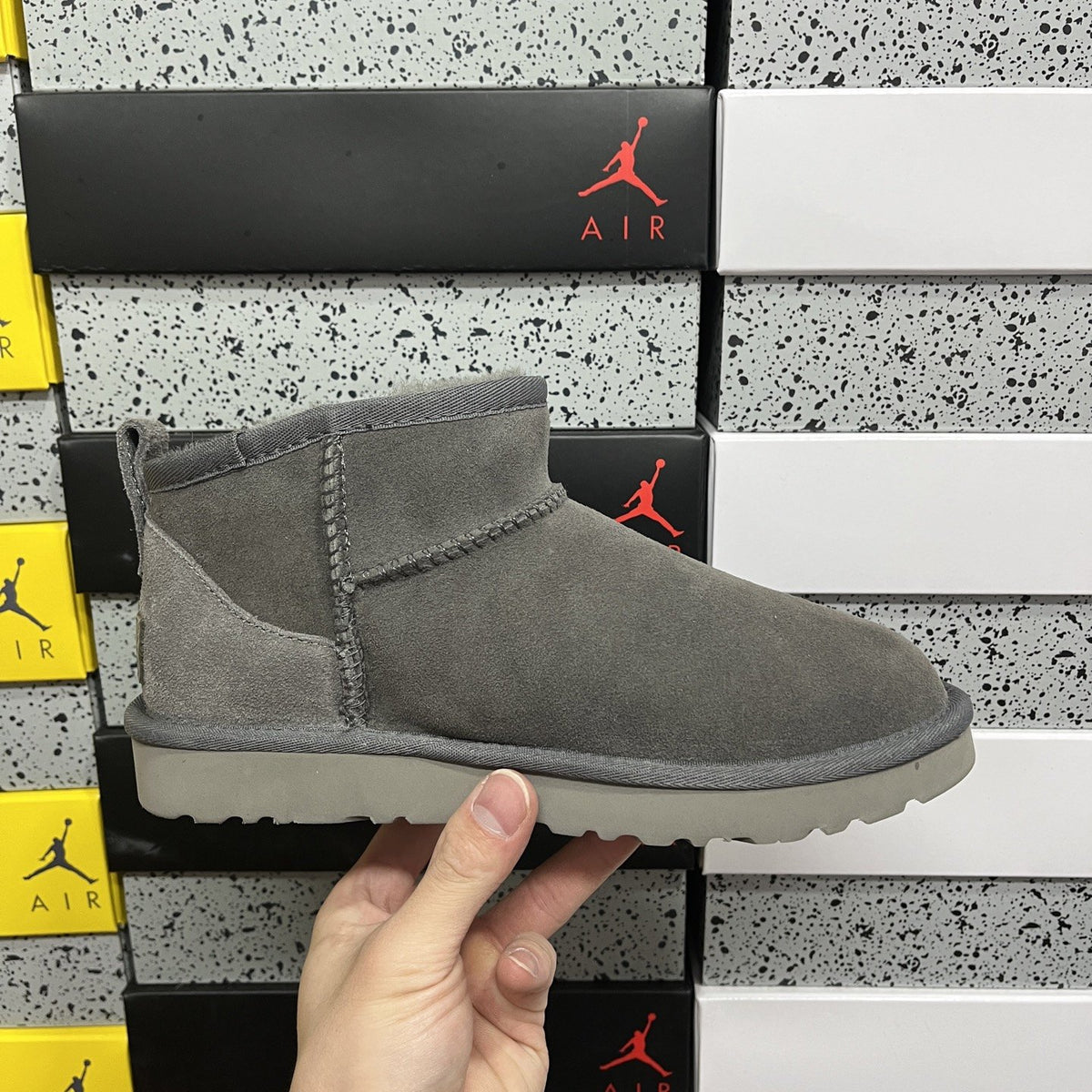 UGG Classic Ultra Mini 'Grey' — vue 2