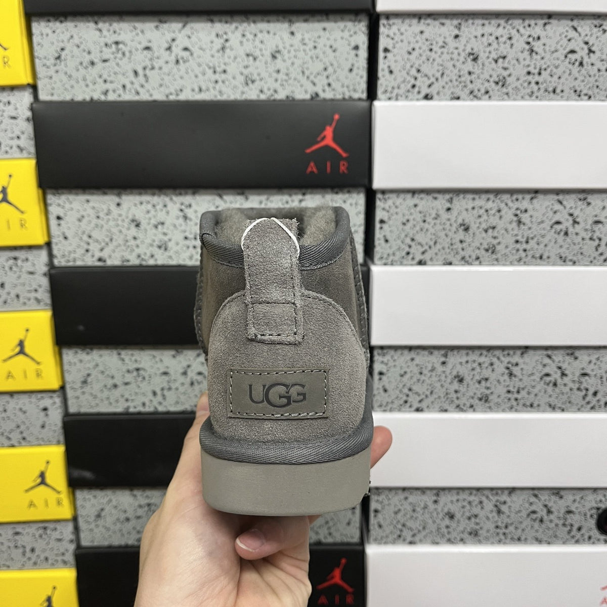 UGG Classic Ultra Mini 'Grey' — vue 4
