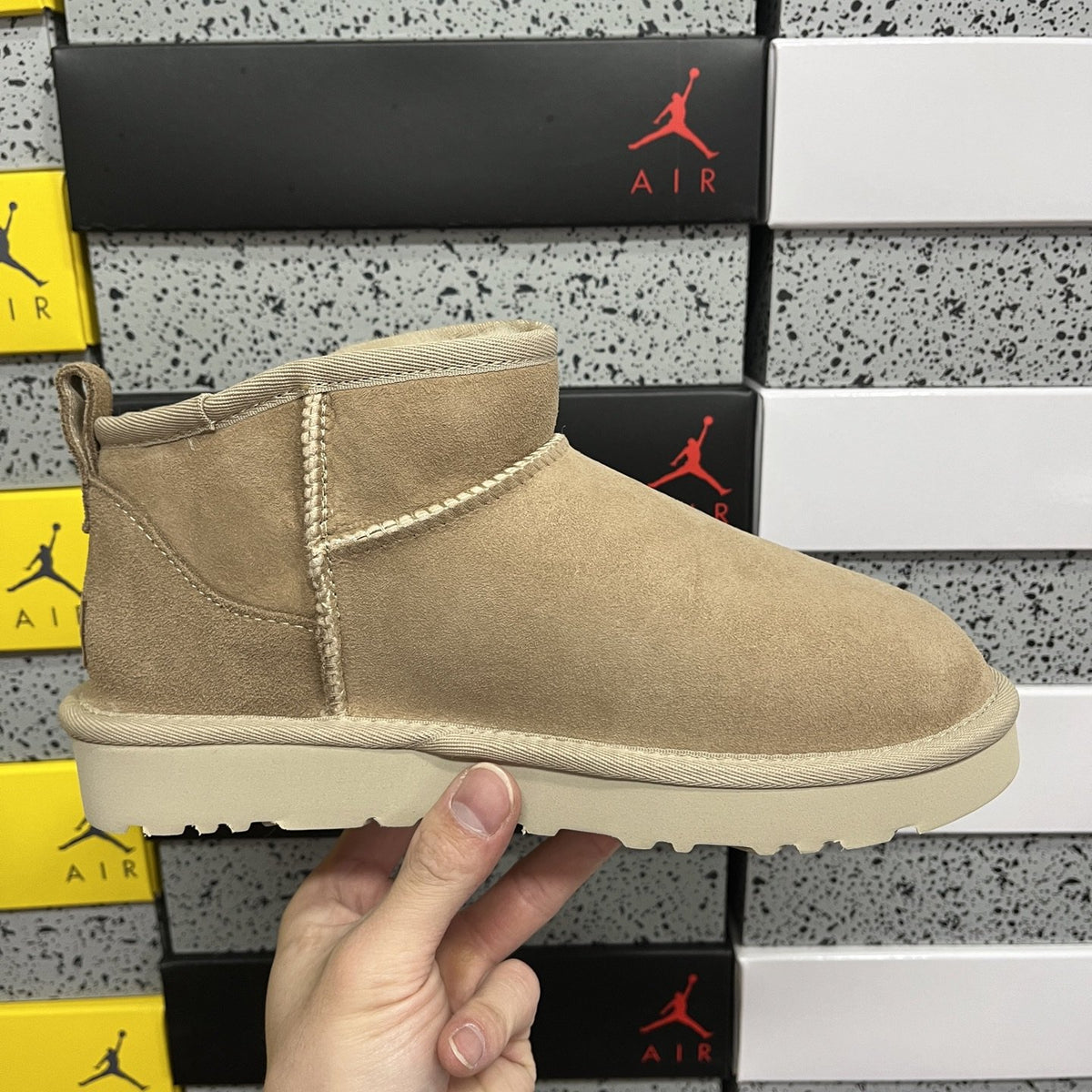 UGG Classic Ultra Mini 'Sand' — vue 2