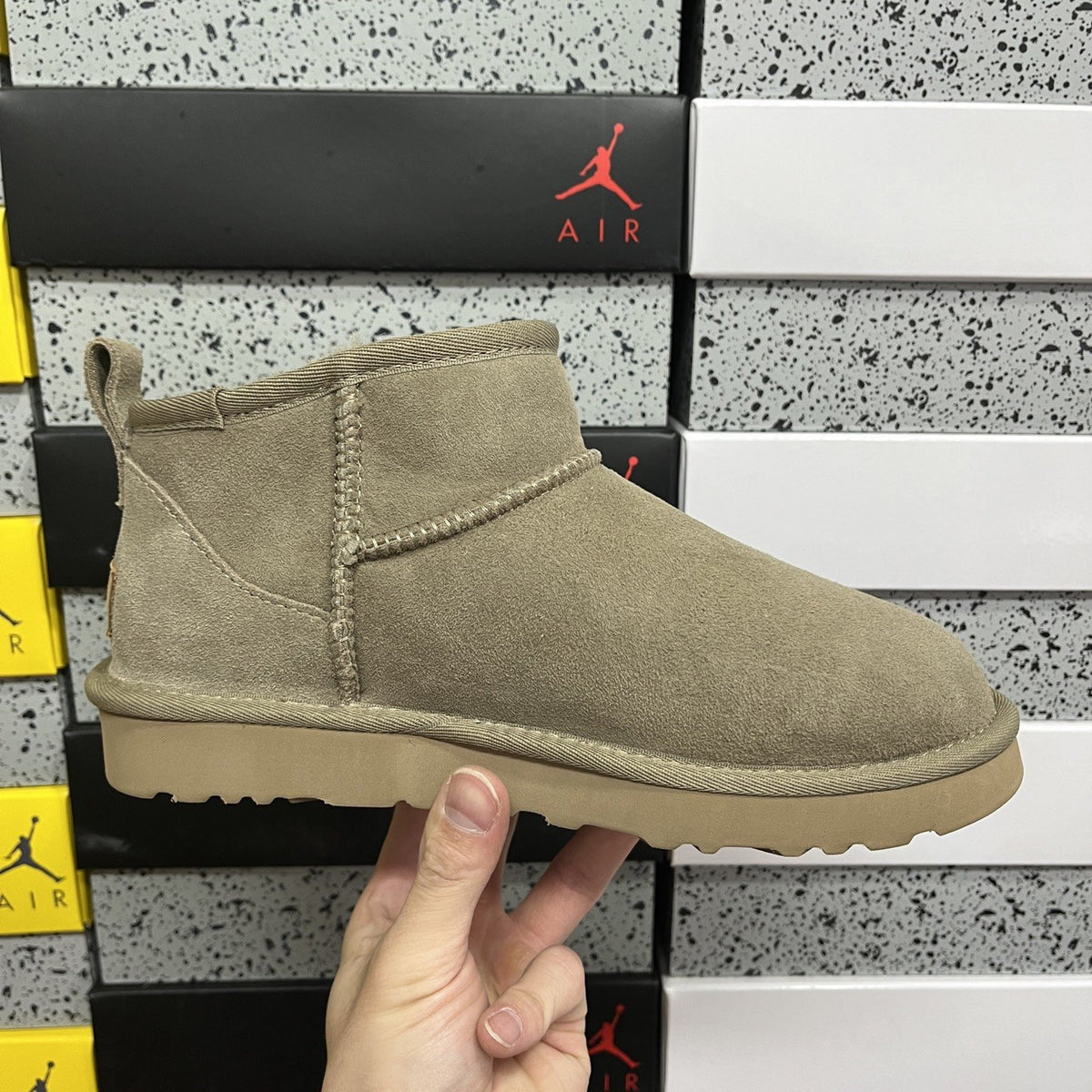 UGG Classic Ultra Mini 'Brown' — vue 2