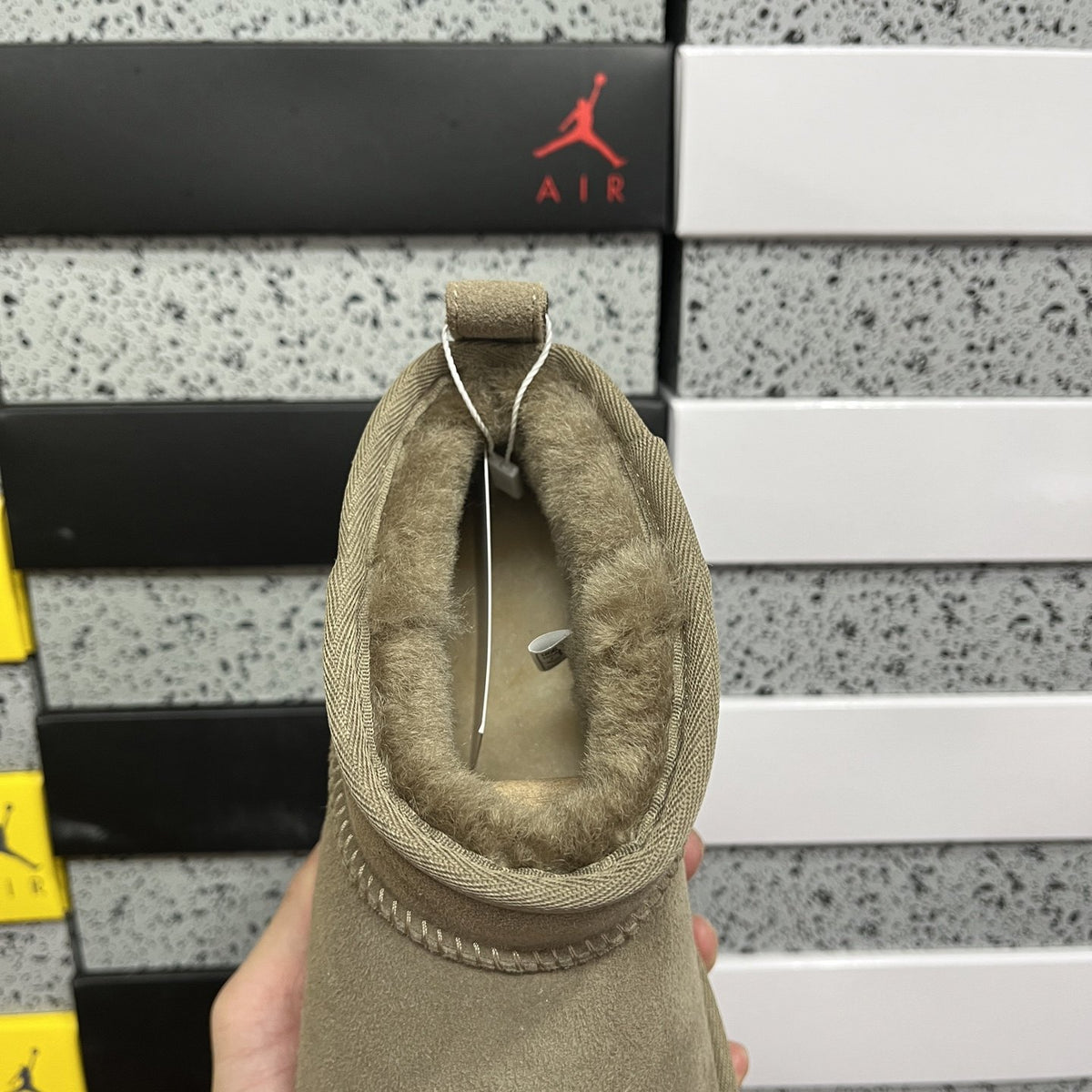UGG Classic Ultra Mini 'Brown' — vue 5