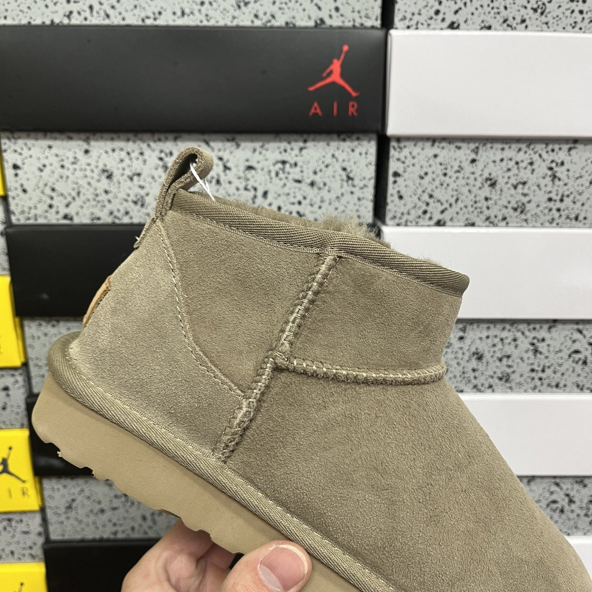 UGG Classic Ultra Mini 'Brown' — vue 6