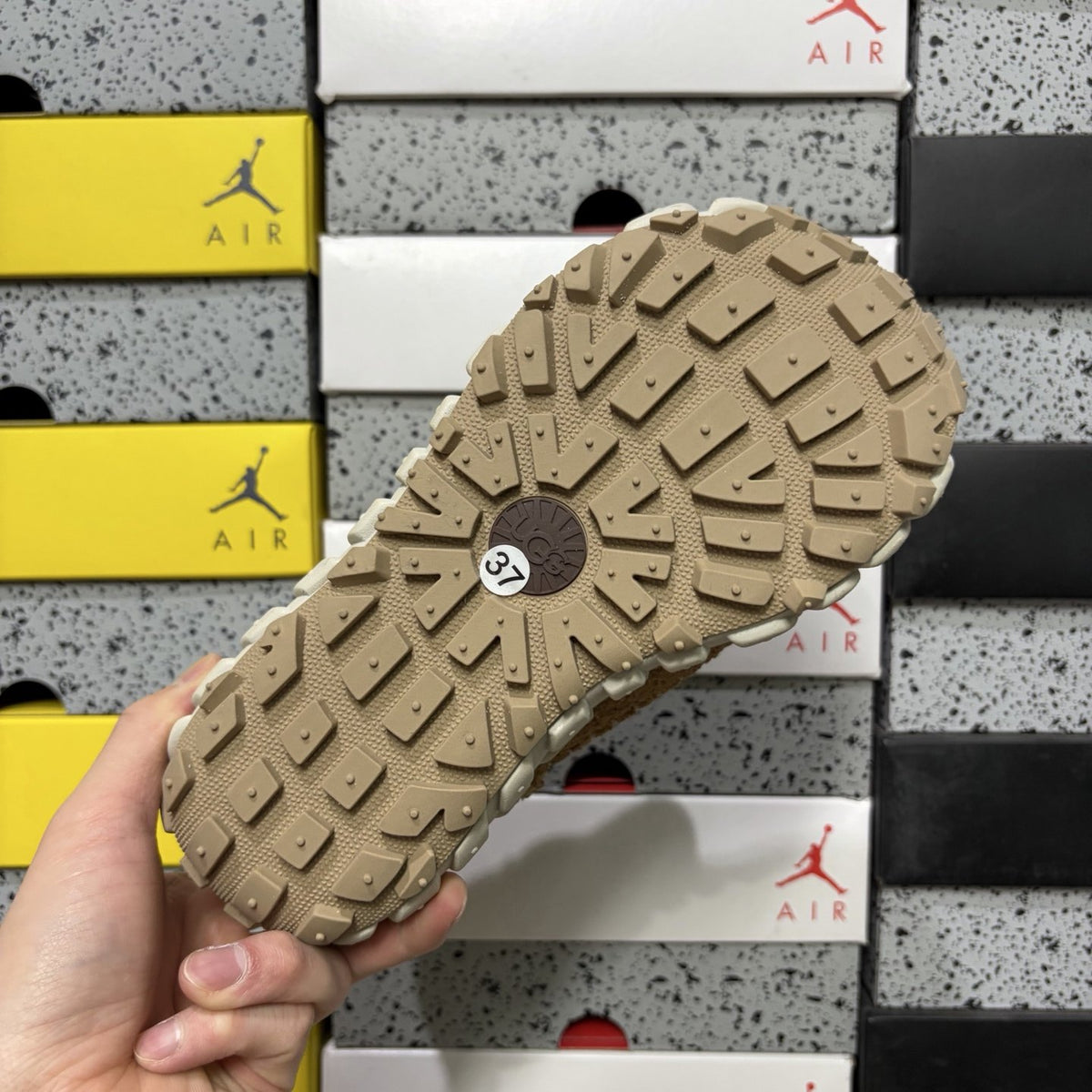 UGG Tasman Hybrid 'Chestnut' — vue 3