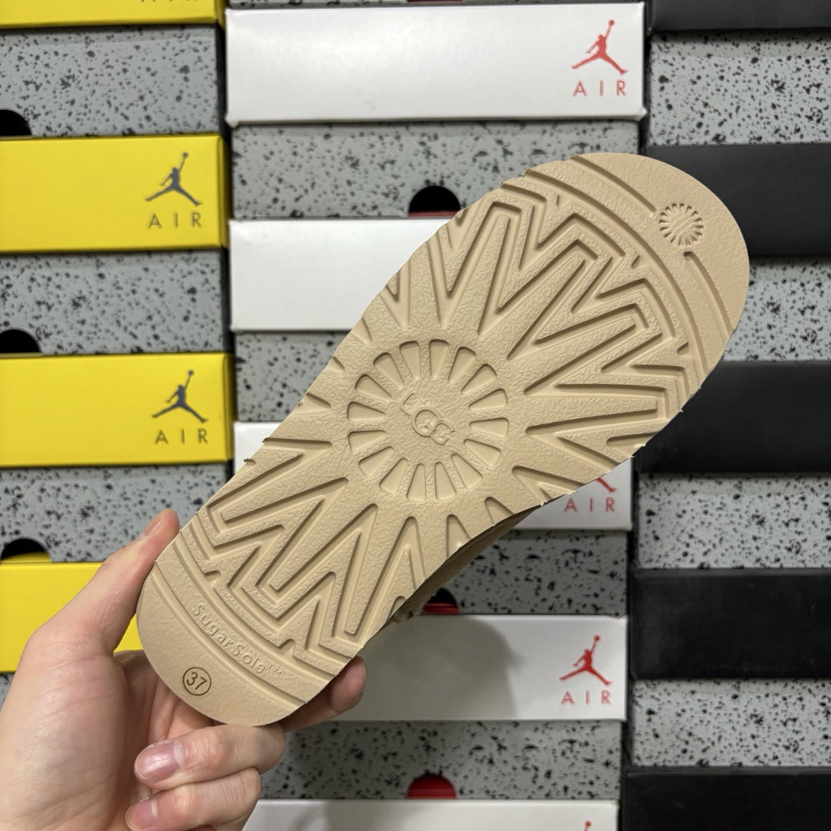 UGG Bailey Bow II 'Sand' — vue 3