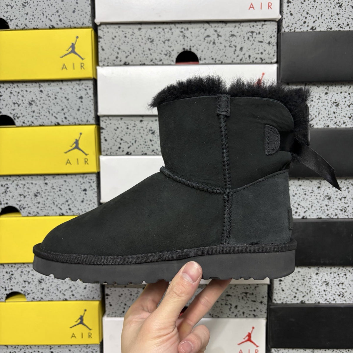 UGG Bailey Bow II 'Black' — vue 2