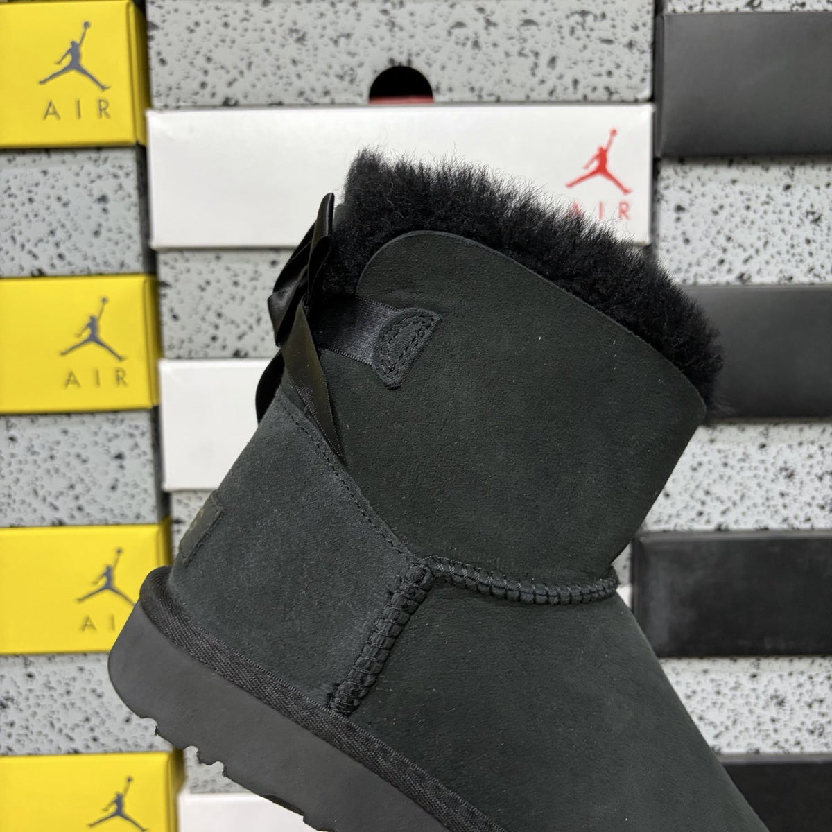 UGG Bailey Bow II 'Black' — vue 6